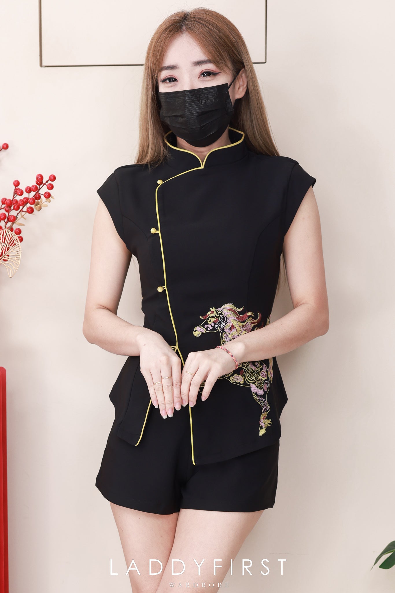 【SS55351-1】⚡补货预订款⚡高品质两件式复古国风新中式旗袍套装 立领旗袍上衣➕西装高腰百搭短裤，有口袋 ❤️❤️