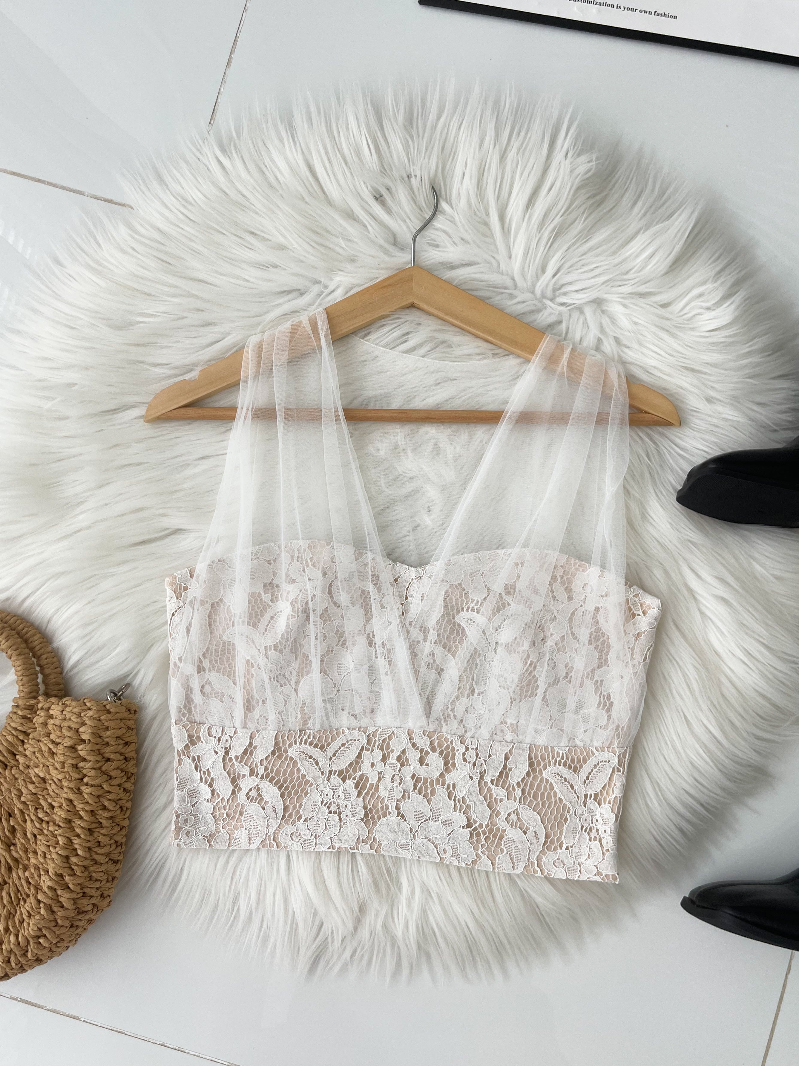 【T8239401】高品质水溶蕾丝拼接网纱无袖短版上衣 ❤❤