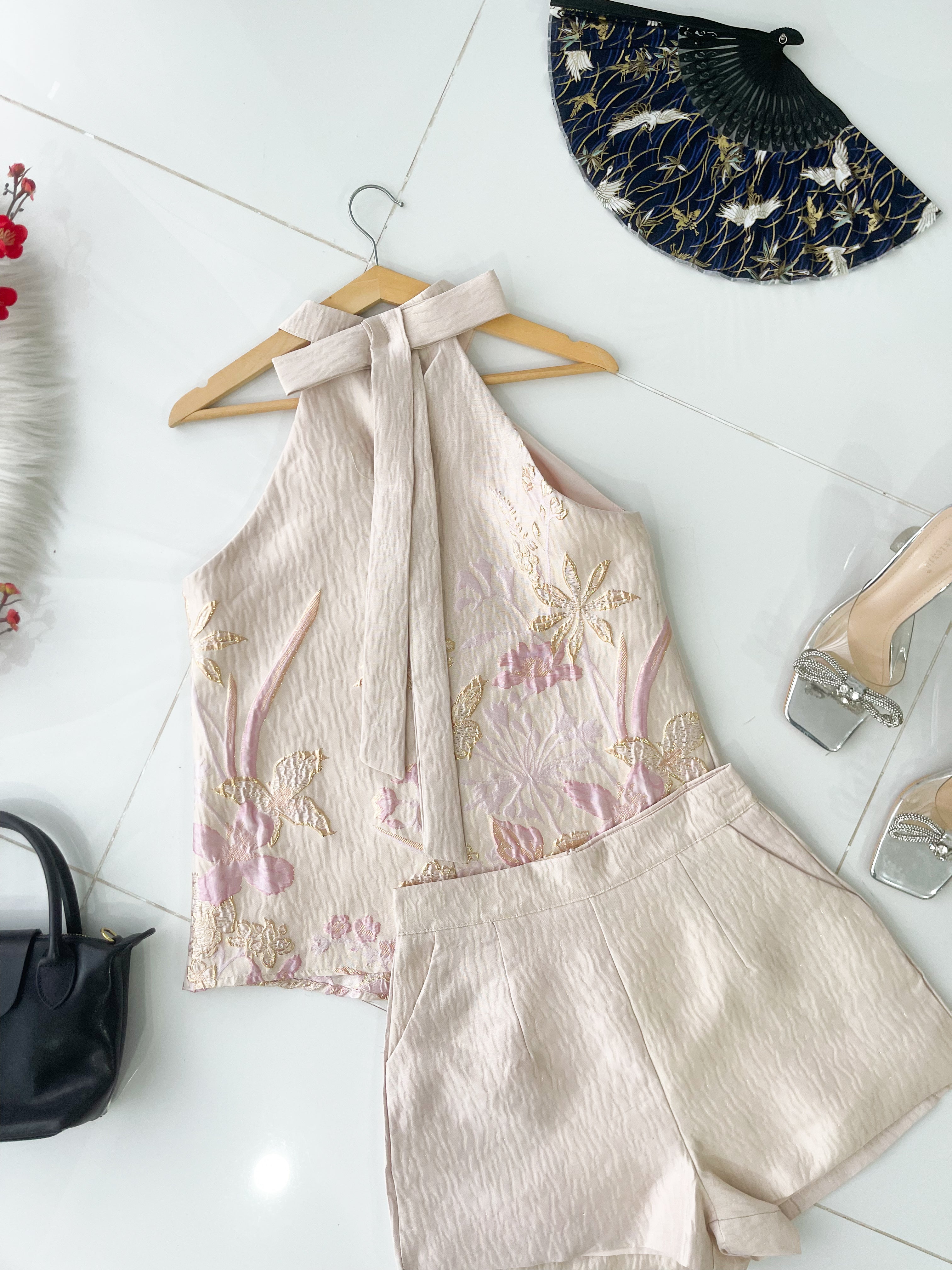 【SS21841 / 62306】高品质两件式高端大气名媛风提花旗袍套装 浮雕提花上衣➕高腰短裤，有口袋 ❤️❤️