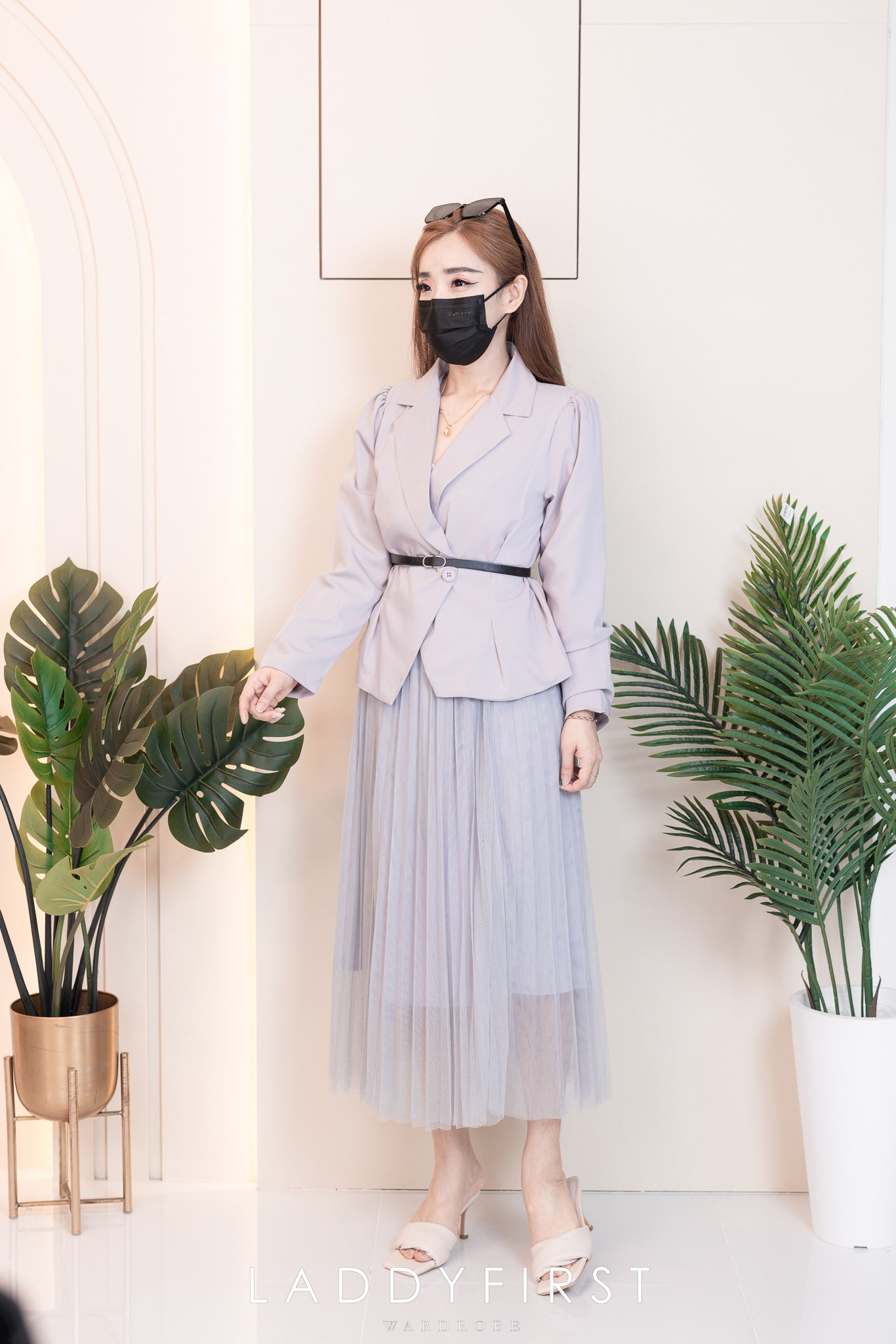 【SS1296】两件式韩式时尚套装，配送腰带 ✨ 带肩带翻领西装长袖外套上衣➕七分高腰网纱裙子