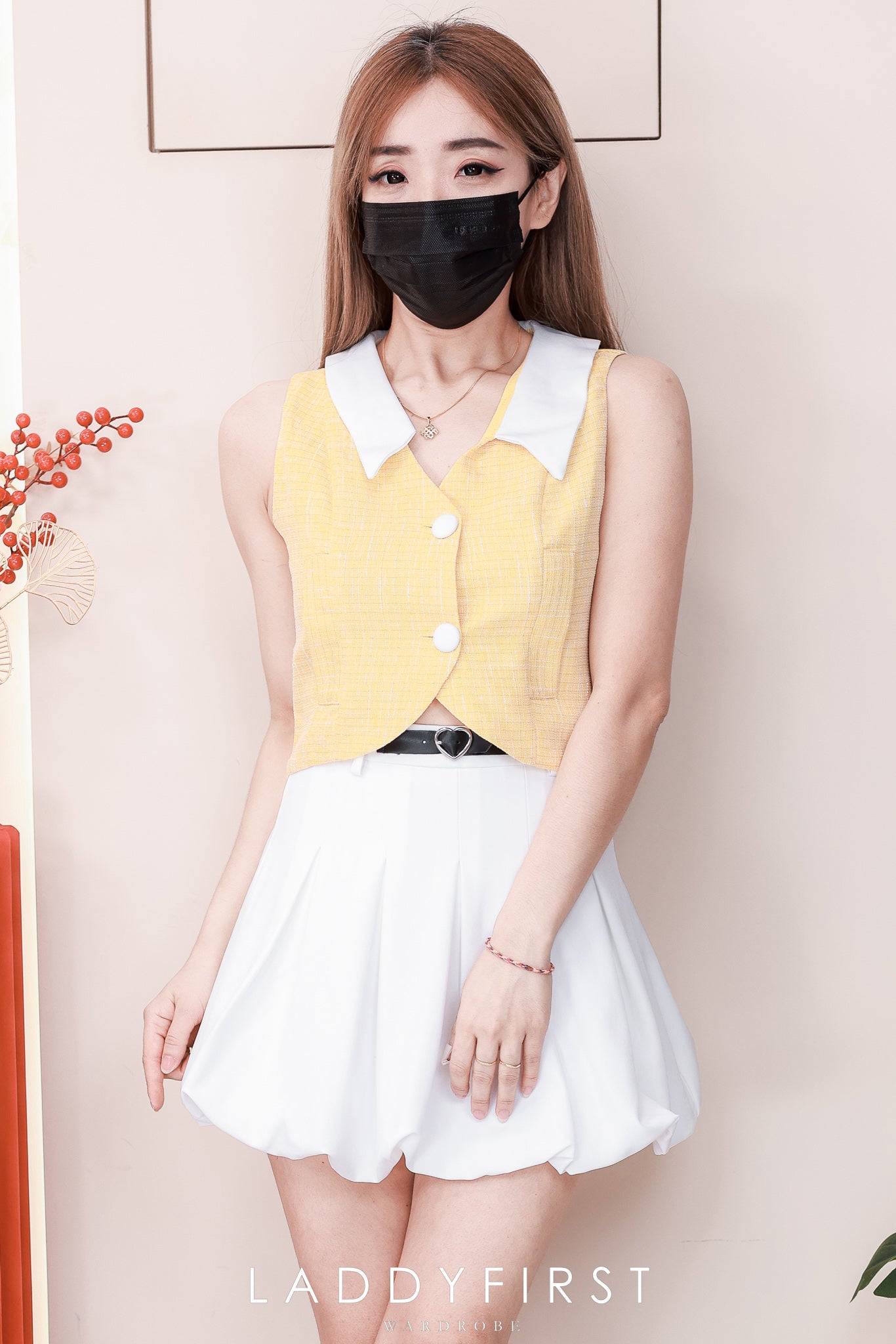 【SS22524】【补厂家现货⚡️⚡️】高品质质两件式韩式时尚套装 翻领小香风上衣➕西装花苞高腰百搭裙子，内层有里布短裤 ❤️❤️