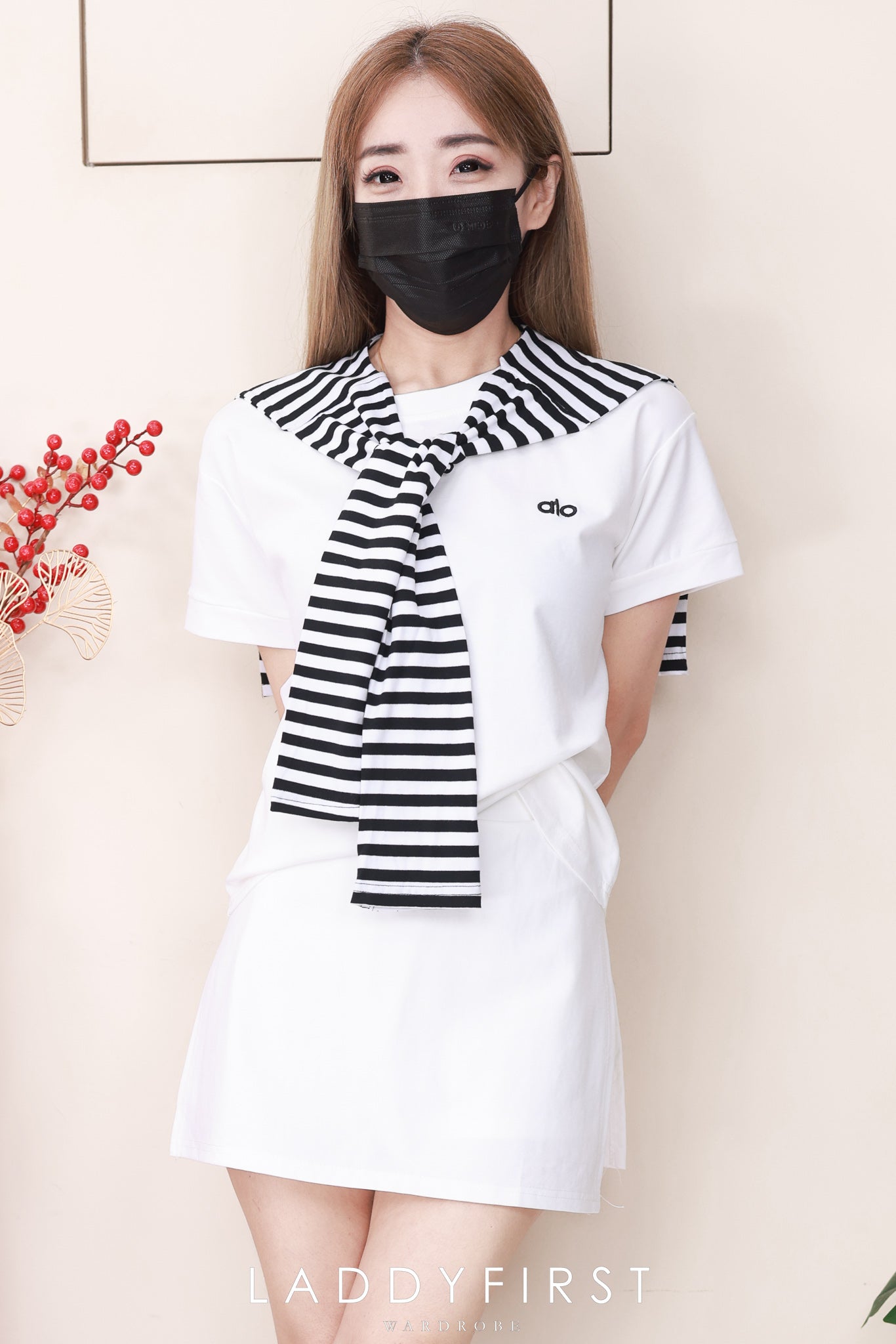 【SS612】高品质三件式韩系学院风时尚套装 宽松百搭上衣➕百搭裤裙，两侧开叉设计 ❤️❤️