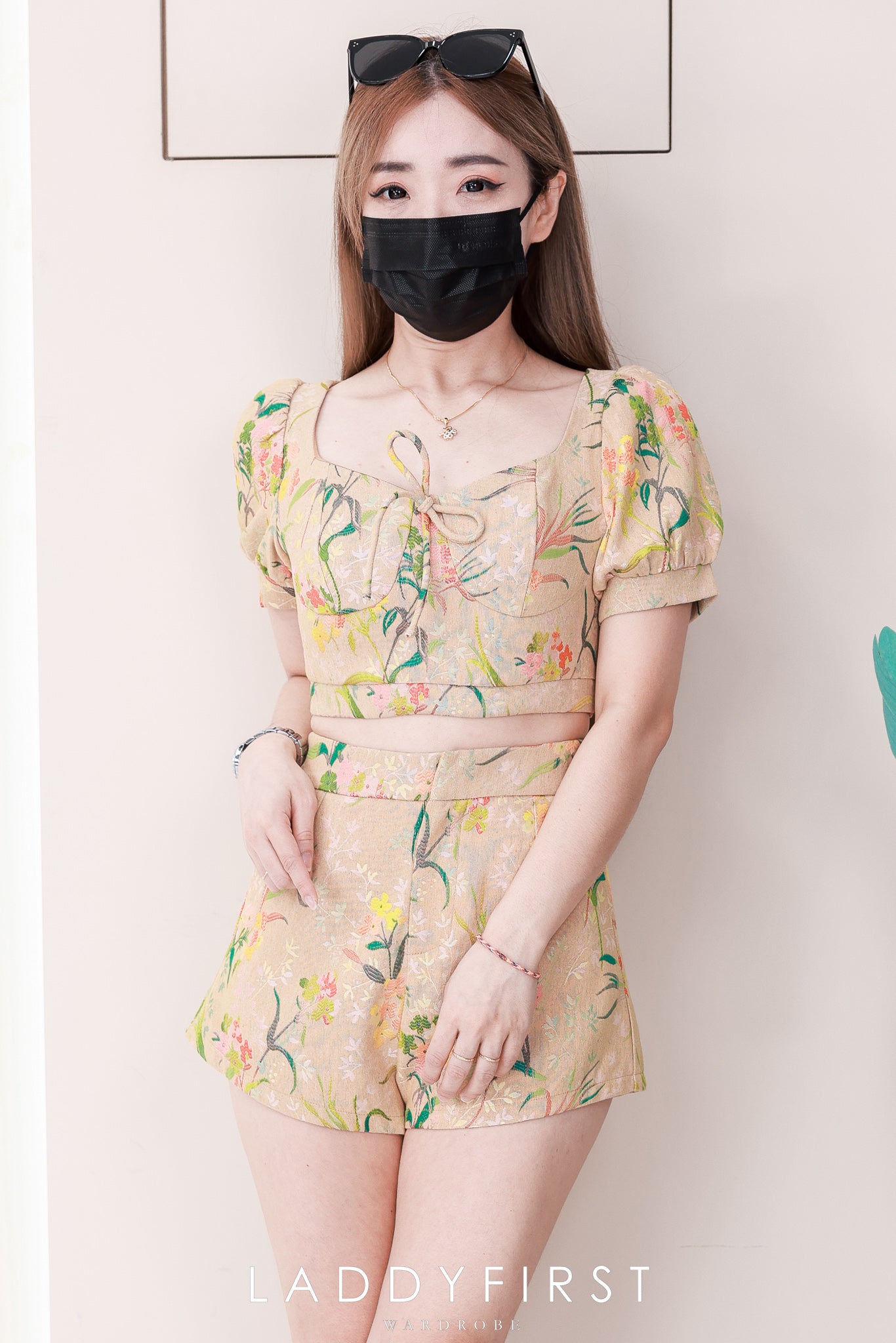 【SS3479】巨推款 !【LFW独家小圆饼】高品质碎花提花时尚旗袍套装 砖石领口短袖提花上衣➕提花高腰百搭短裤，有口袋 ❤️❤️