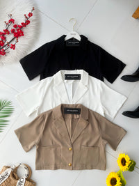 【T82814】高品质韩式宽松版翻领短袖短版西装上衣，有口袋 ❤❤【A-R1-C3】