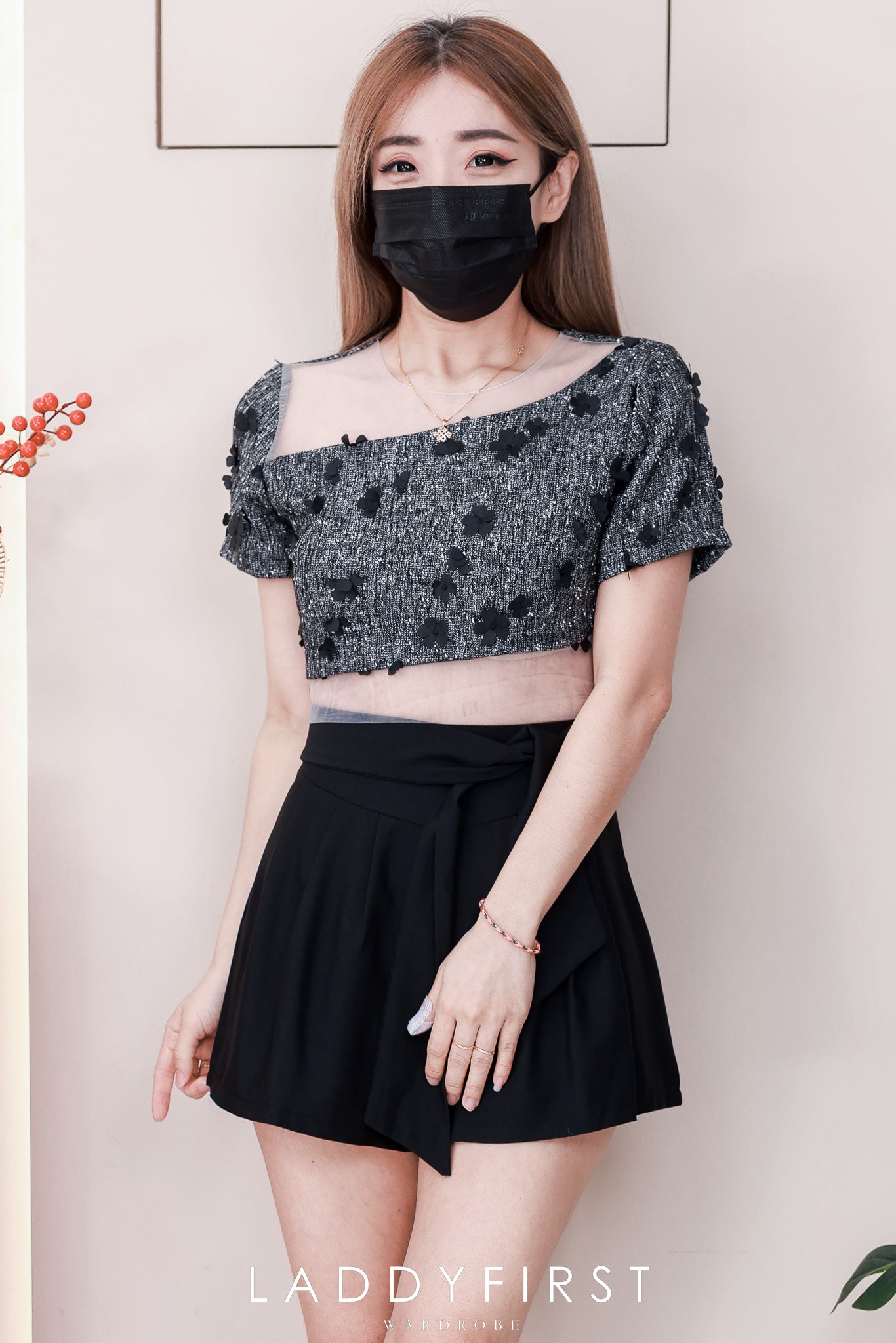 【SS77137】高品质两件式小香风拼接西装套装 小香风拼接花瓣上衣➕宽腿西装百搭短裤，有口袋 ❤️❤️【A-R1-C6】