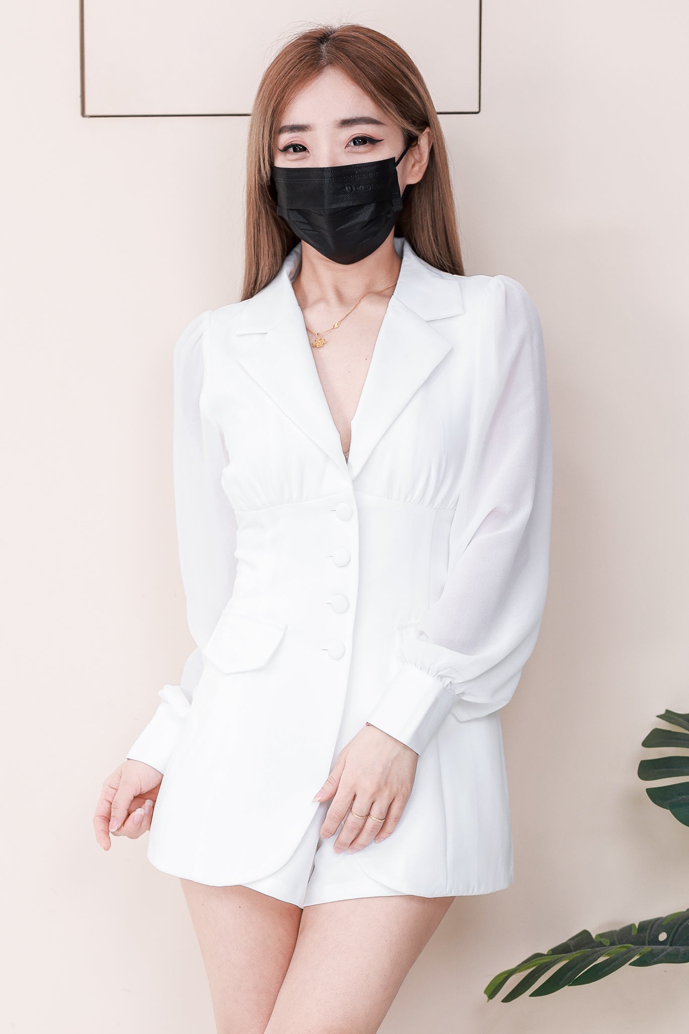 【SS98705】高品质两件式韩式轻奢气质款时尚西装套装 V翻领雪纺长袖连衣裙➕西装高腰百搭短裤，有口袋 ❤️❤️