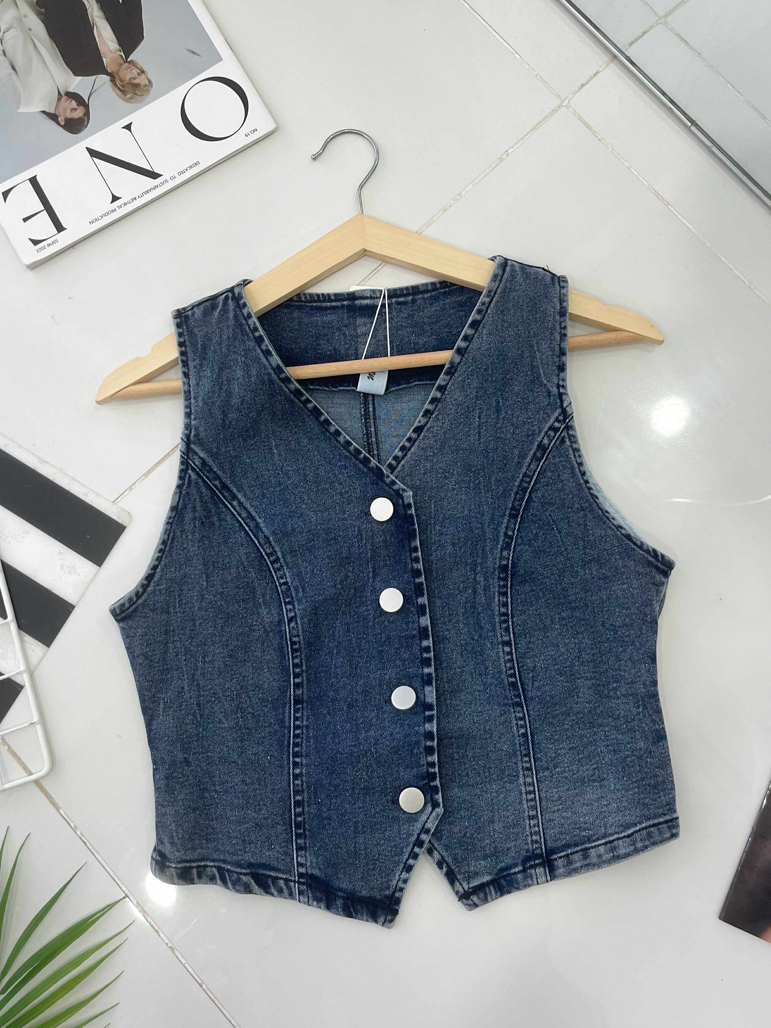 【T82591】高品质收腰显瘦版型马甲式短版牛仔上衣 ❤❤
