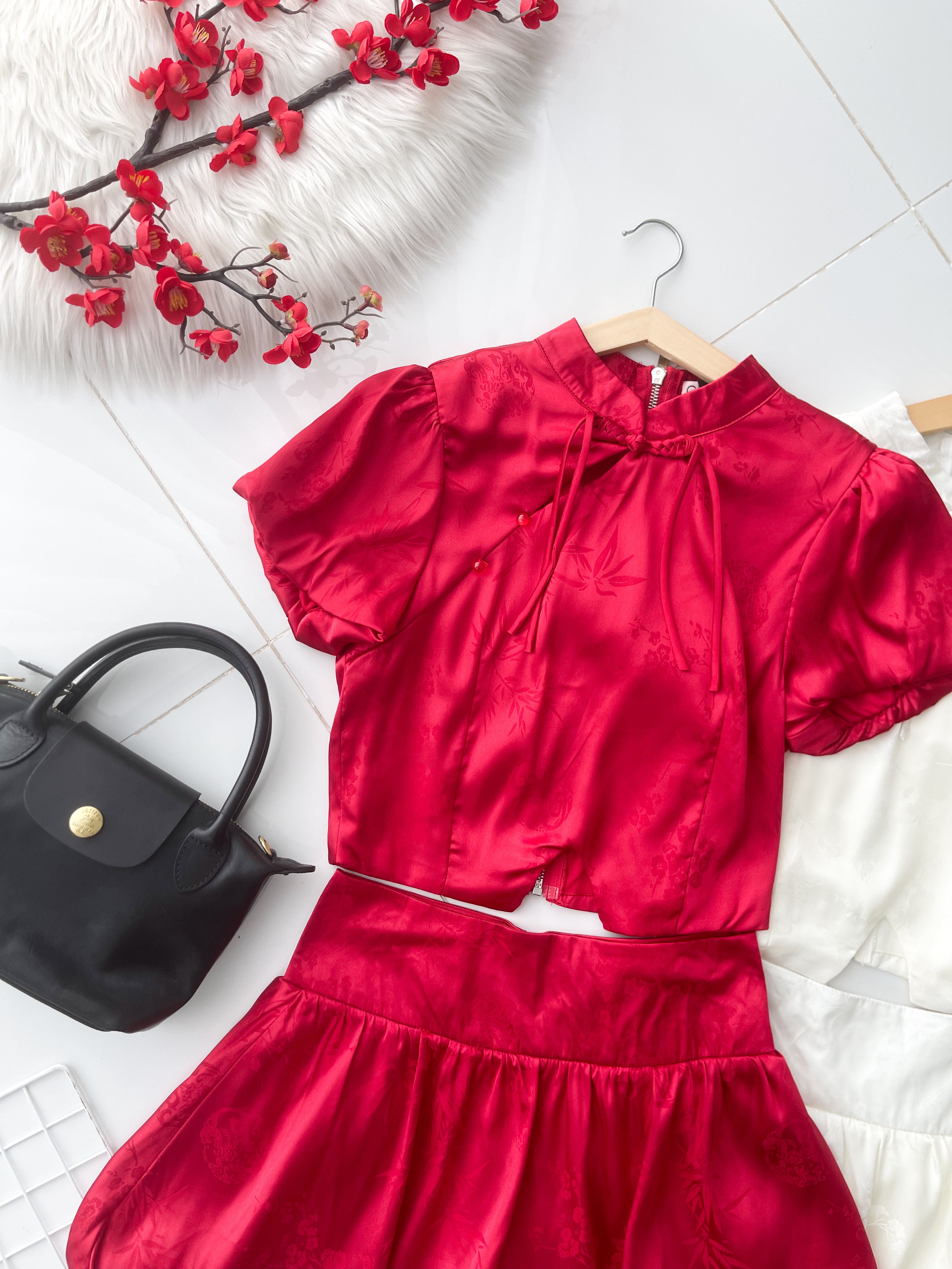 【SS21782 / 19757】高品质两件式滑面缎面新中式花苞旗袍套装 泡泡袖旗袍上衣➕花苞高腰裙子，内层有里布短裤 ❤️❤️