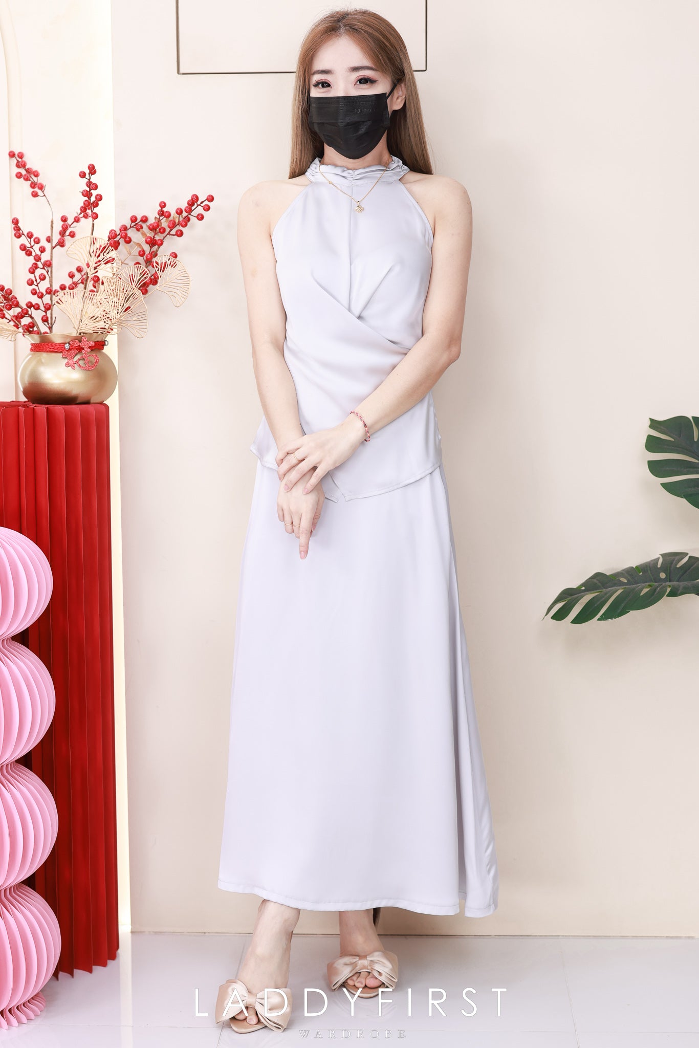 【SS98523】高品质两件式韩式高级感气质缎面晚宴套装 挂脖CUT IN上衣➕缎面高腰长裙，有口袋 ❤️❤️