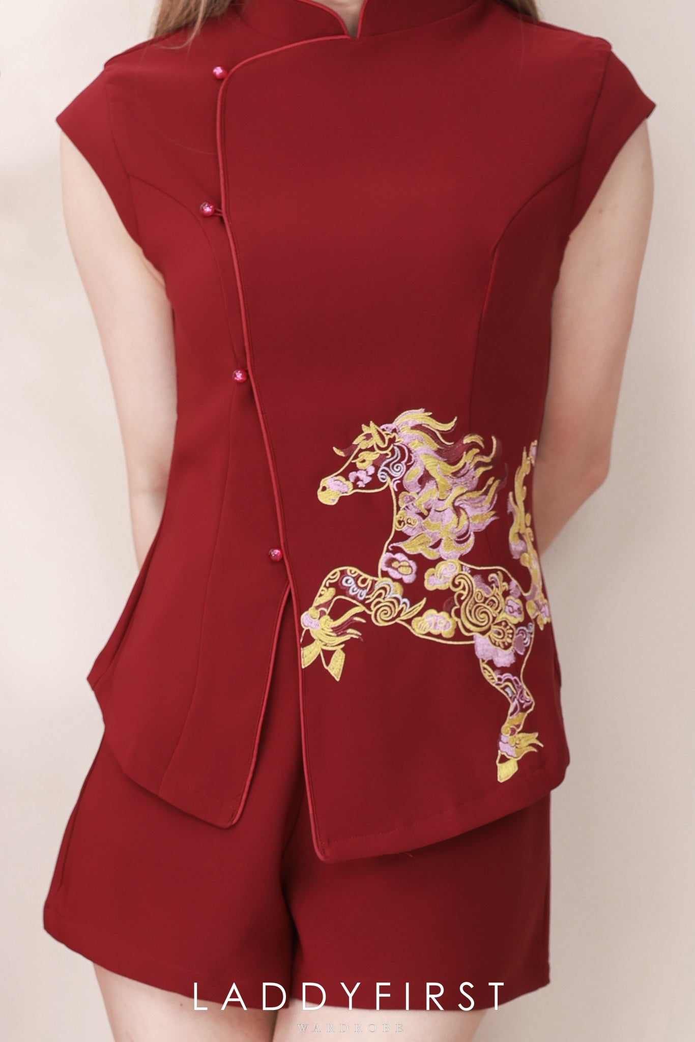 【SS55351-1】⚡补货预订款⚡高品质两件式复古国风新中式旗袍套装 立领旗袍上衣➕西装高腰百搭短裤，有口袋 ❤️❤️