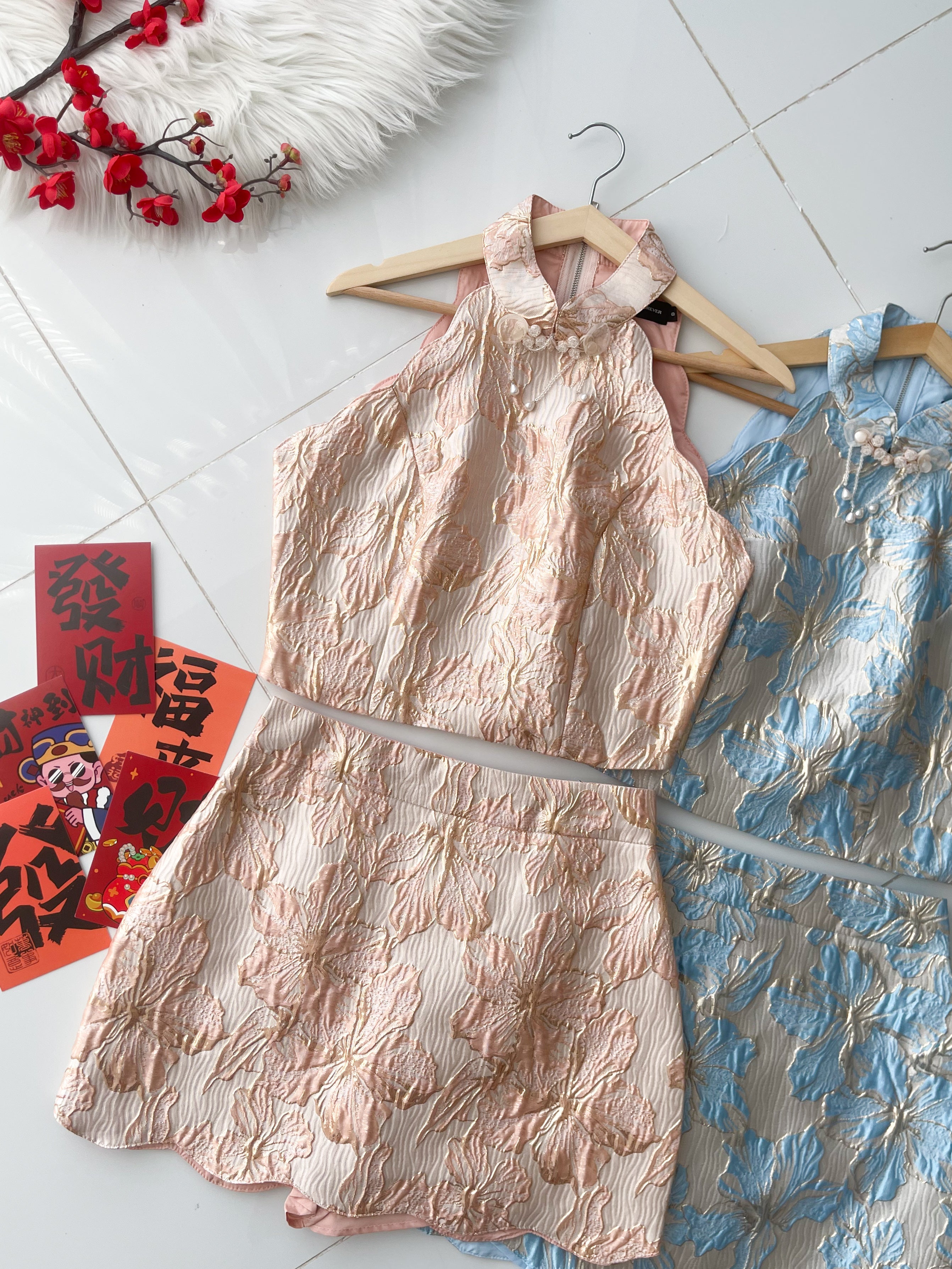 【SS528042】高品质两件式浮雕提花旗袍套装 CUT IN无袖提花旗袍上衣➕提花高腰裙子，内层有里布短裤 ❤️❤️