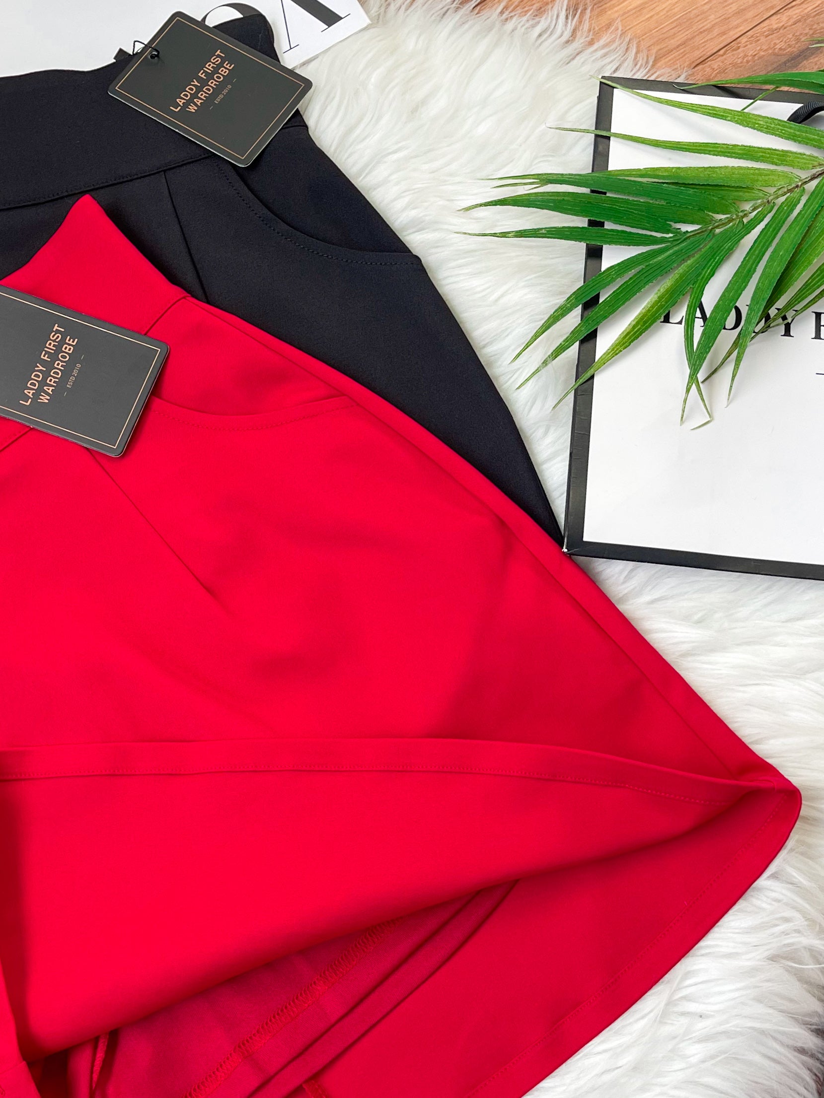 【S2129】【网站福利款✨】独家爆款高品质简约百搭款A字西装高腰裙子，内层有里布短裤，有口袋 ❤️❤️ 【C-R3-C4】