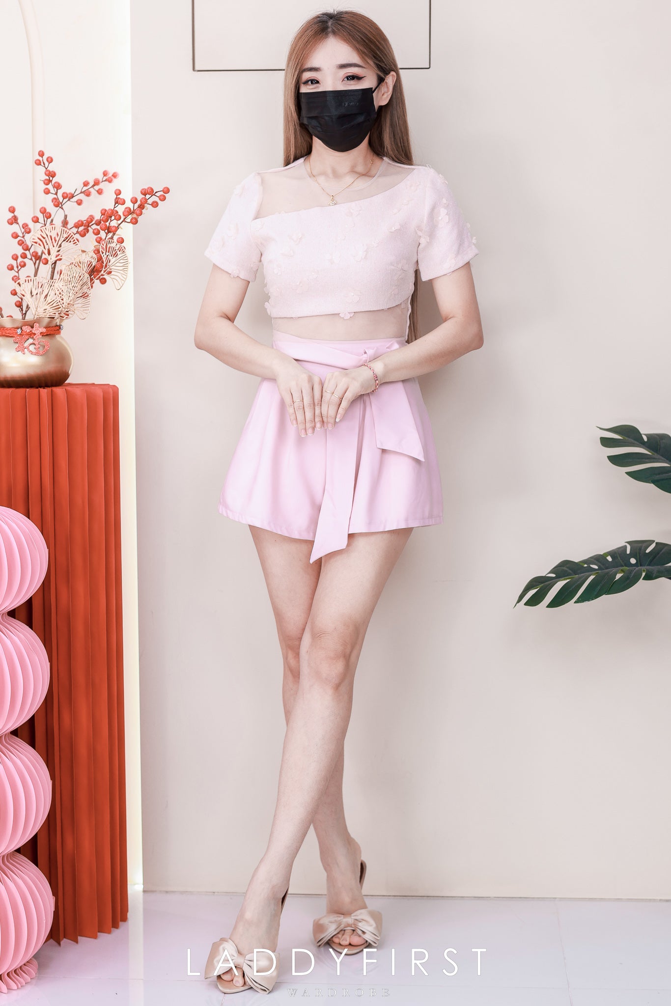 【SS77137】高品质两件式小香风拼接西装套装 小香风拼接花瓣上衣➕宽腿西装百搭短裤，有口袋 ❤️❤️【A-R1-C6】