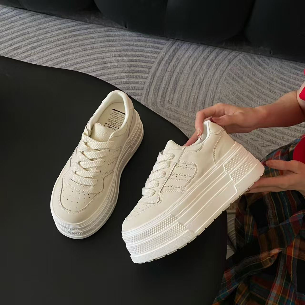 【R106-1】🔅精选预售款🔅 高质量韩版厚底百搭真皮松糕小白鞋 ❤️