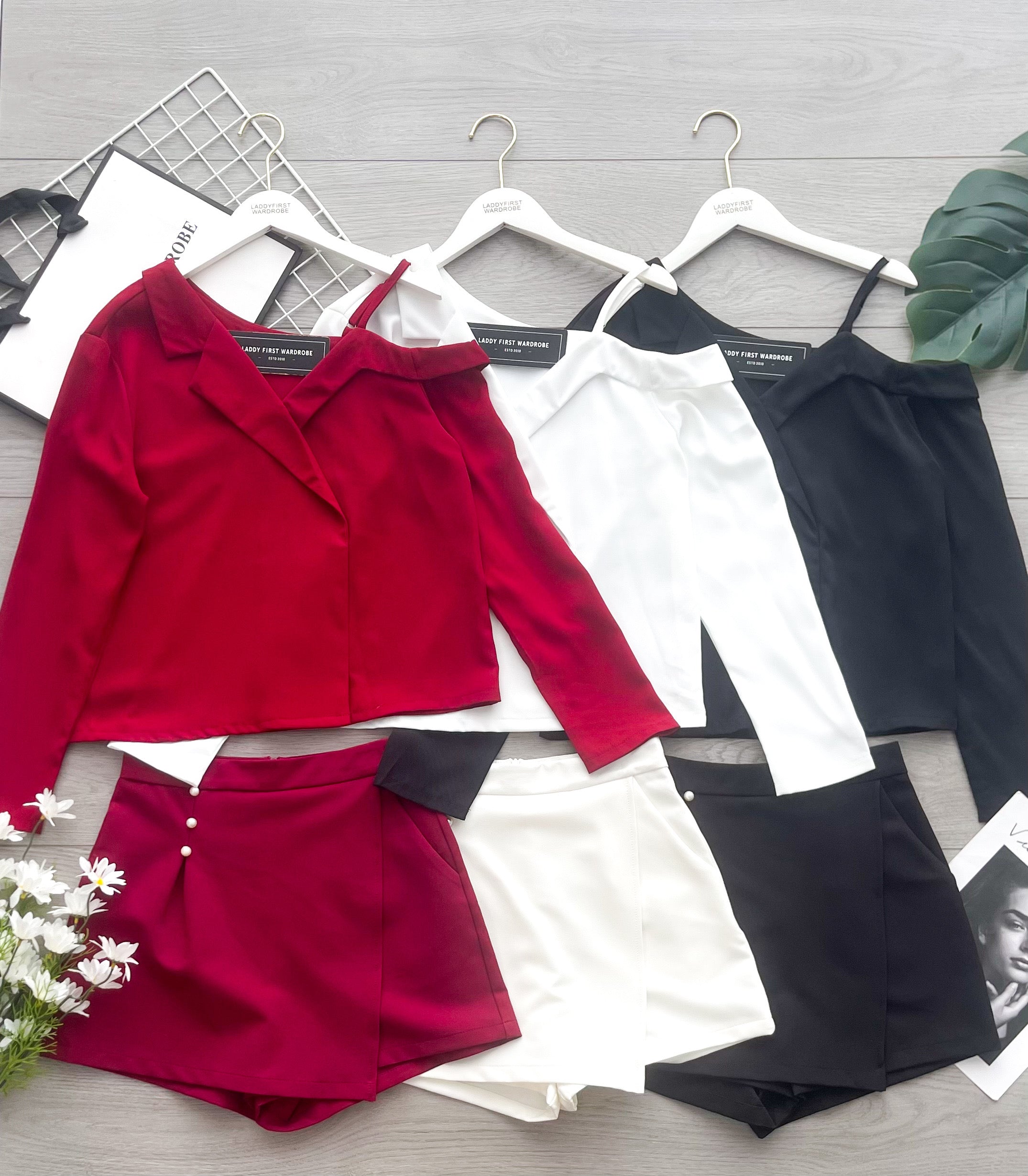 【SS98736】高品质两件式时尚韩版西装套装 单边露肩宽松长袖上衣➕前裙后裤西装高腰百搭裤裙，有口袋 ❤️❤️