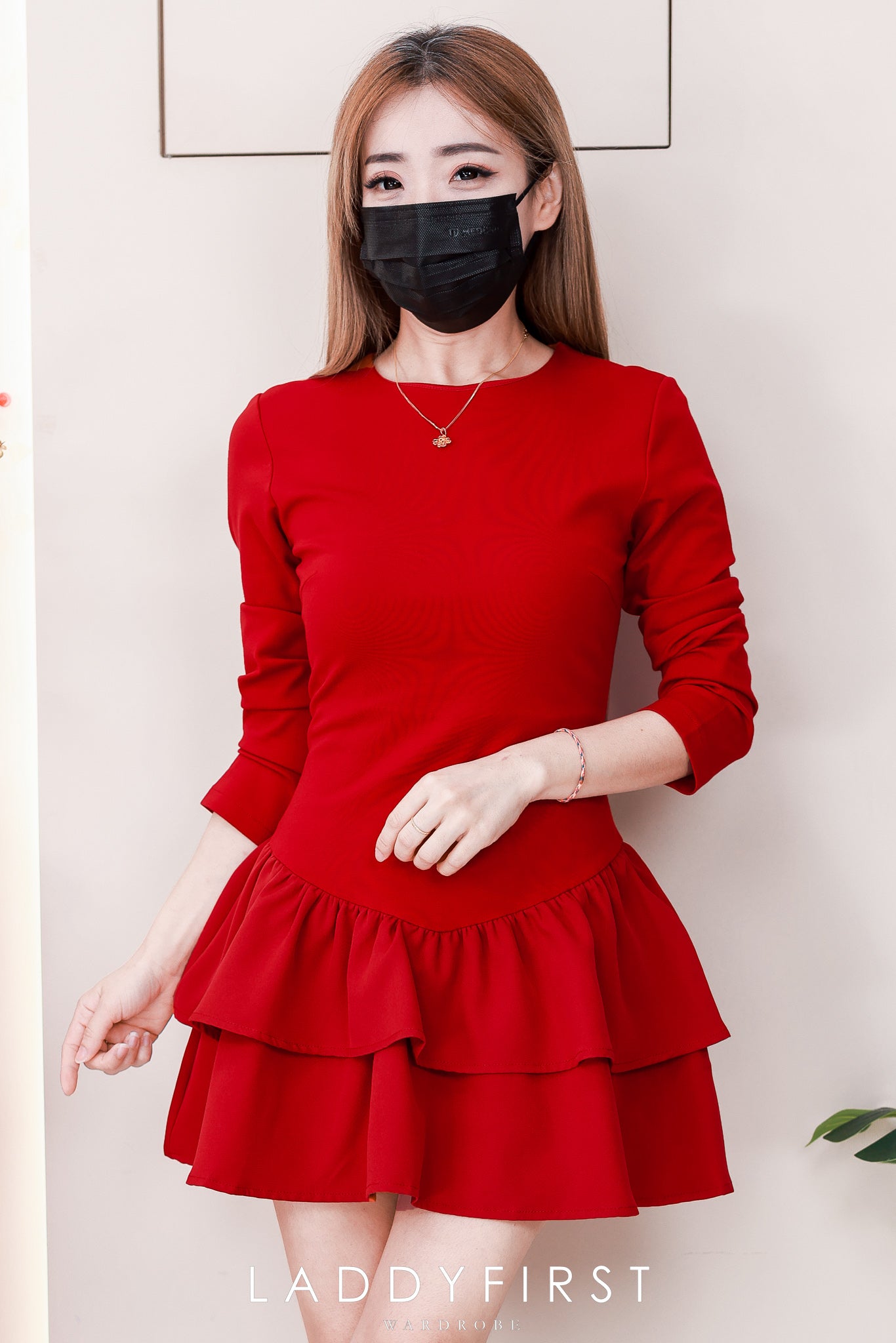 【D520232】高品质韩式女神款罗马长袖弹力上衣拼接荷叶蛋糕连身裙子，内层有里布短裤 ❤❤【B-RU】