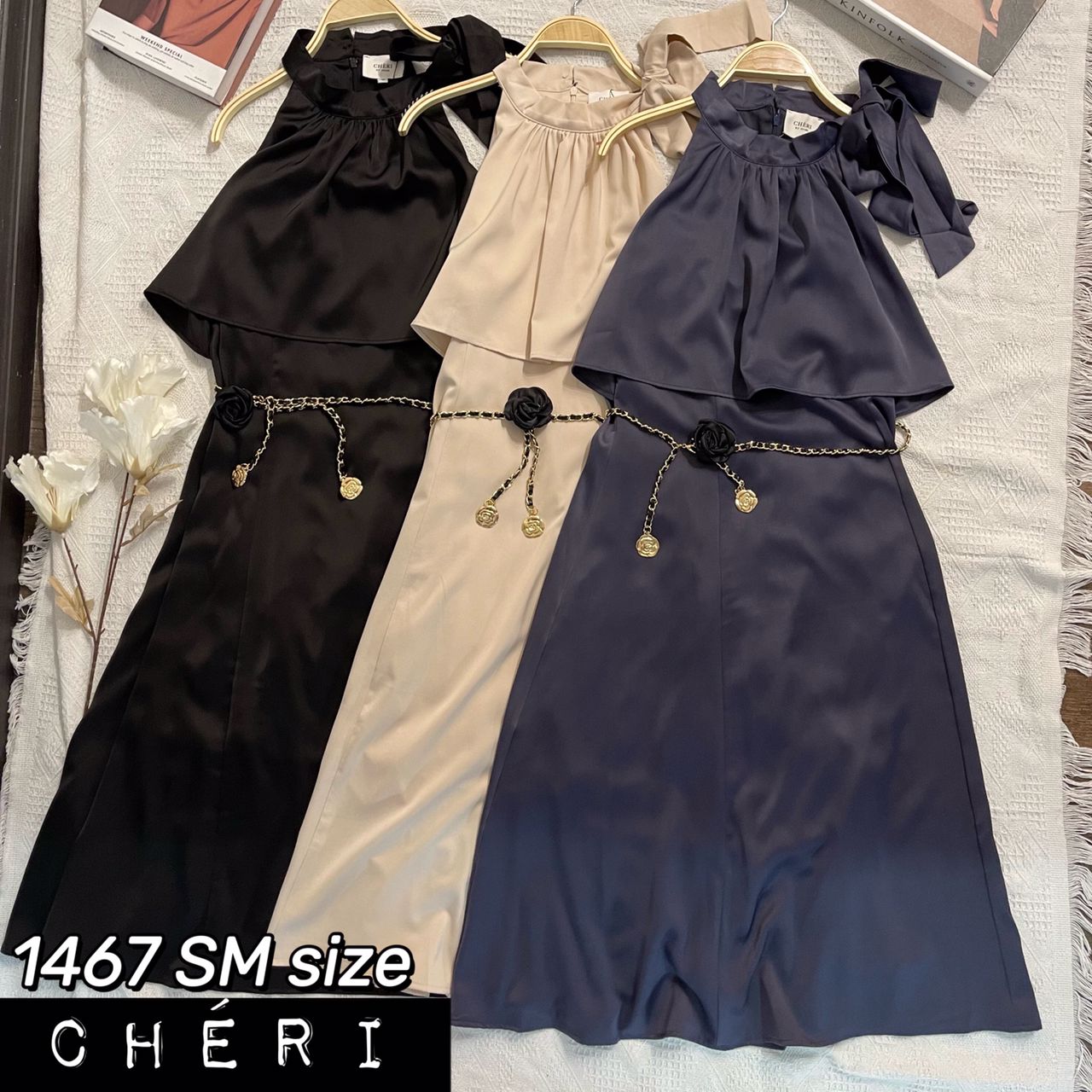 【D1467】自调收身小香风花朵链条装饰高级感气质无袖挂脖连身裙子 ❤️❤️