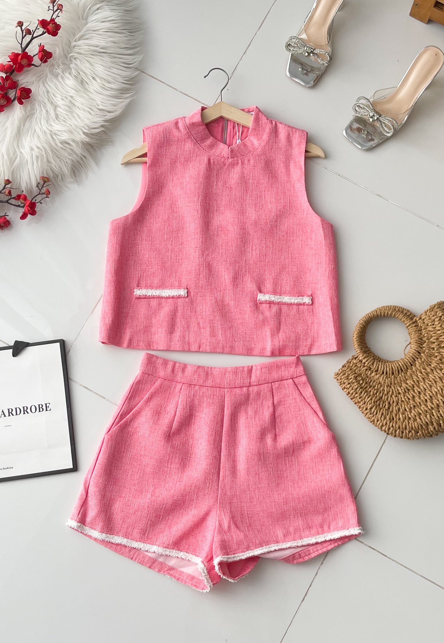 【SS21788 / 19759】高品质两件式小香风简约时尚套装 宽松无袖小香风上衣 ➕小香风高腰短裤，有口袋 ❤️❤️