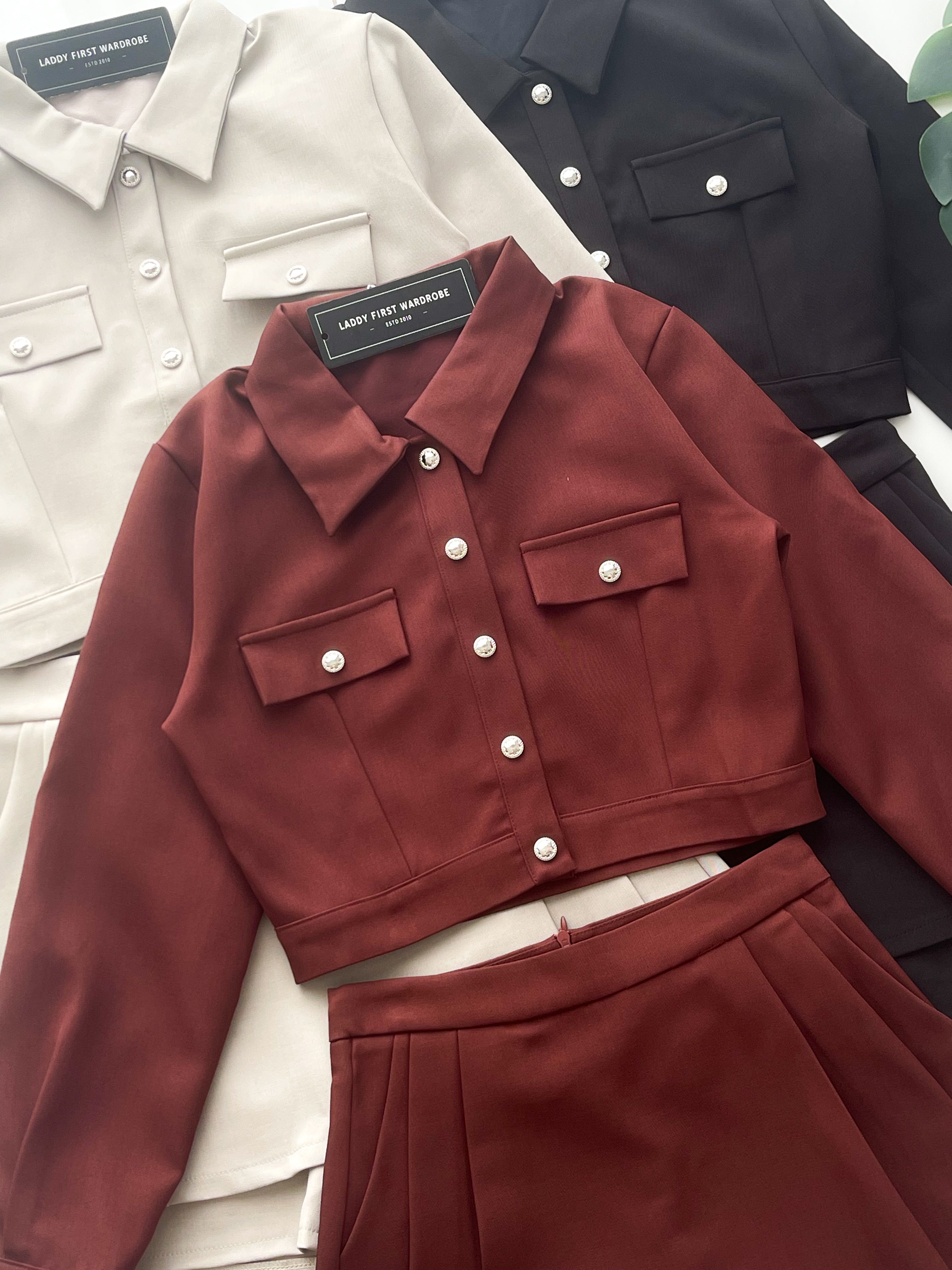 【SS82720】【补厂家现货⚡⚡】高品质两件式韩版工装风套装 翻领长袖上衣/外套➕高腰百搭百褶裤裙，前后裙 ❤️❤️