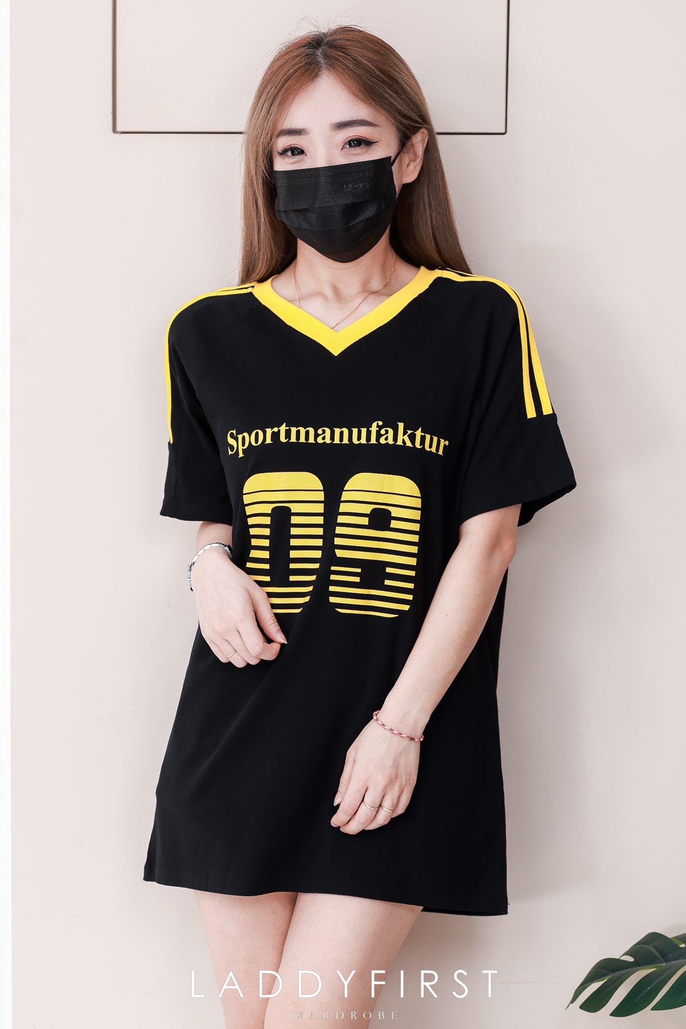 【T14260 / 9062】高品质V领09字母拉线设计纯棉OVERSIZED 上衣 ❤❤ 【B-R2-C4】