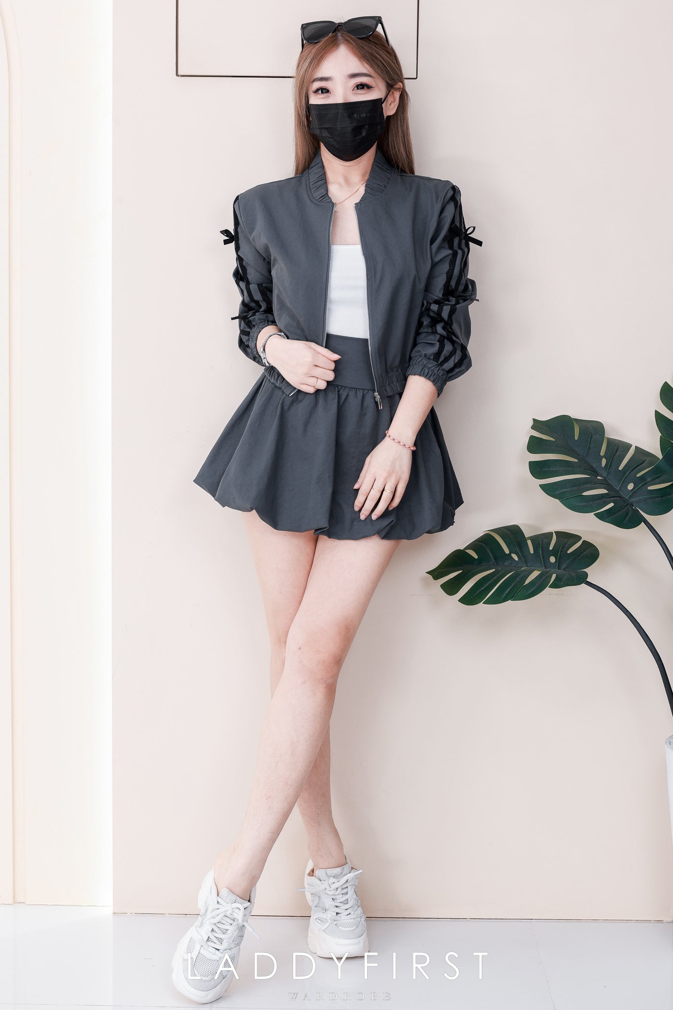 【SS110984】【补厂家现货⚡⚡】高品质两件式拉线设计休闲套装 宽松长袖外套➕ 前后裙内层有里裤高腰百搭花苞裤裙❤️❤️
