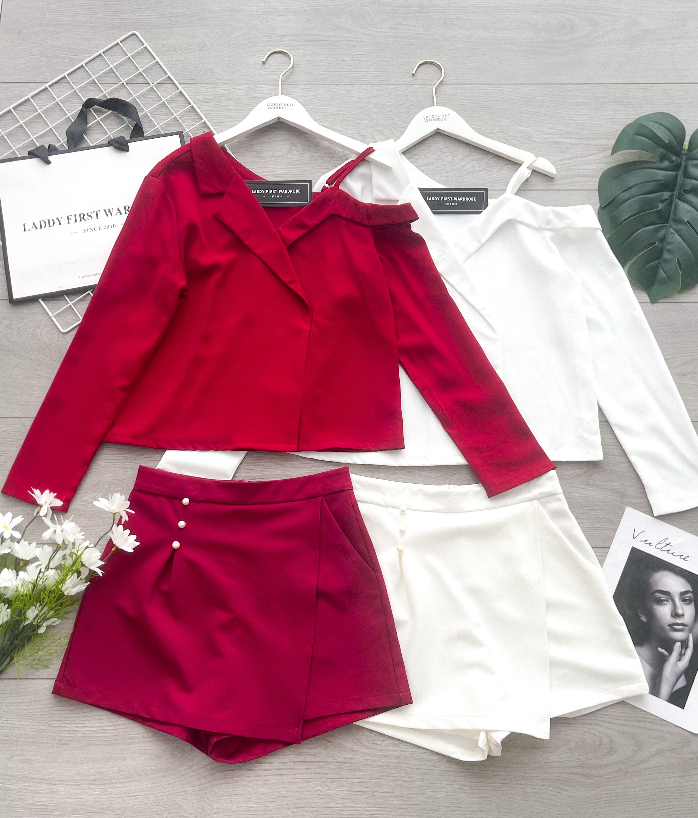 【SS98736】高品质两件式时尚韩版西装套装 单边露肩宽松长袖上衣➕前裙后裤西装高腰百搭裤裙，有口袋 ❤️❤️