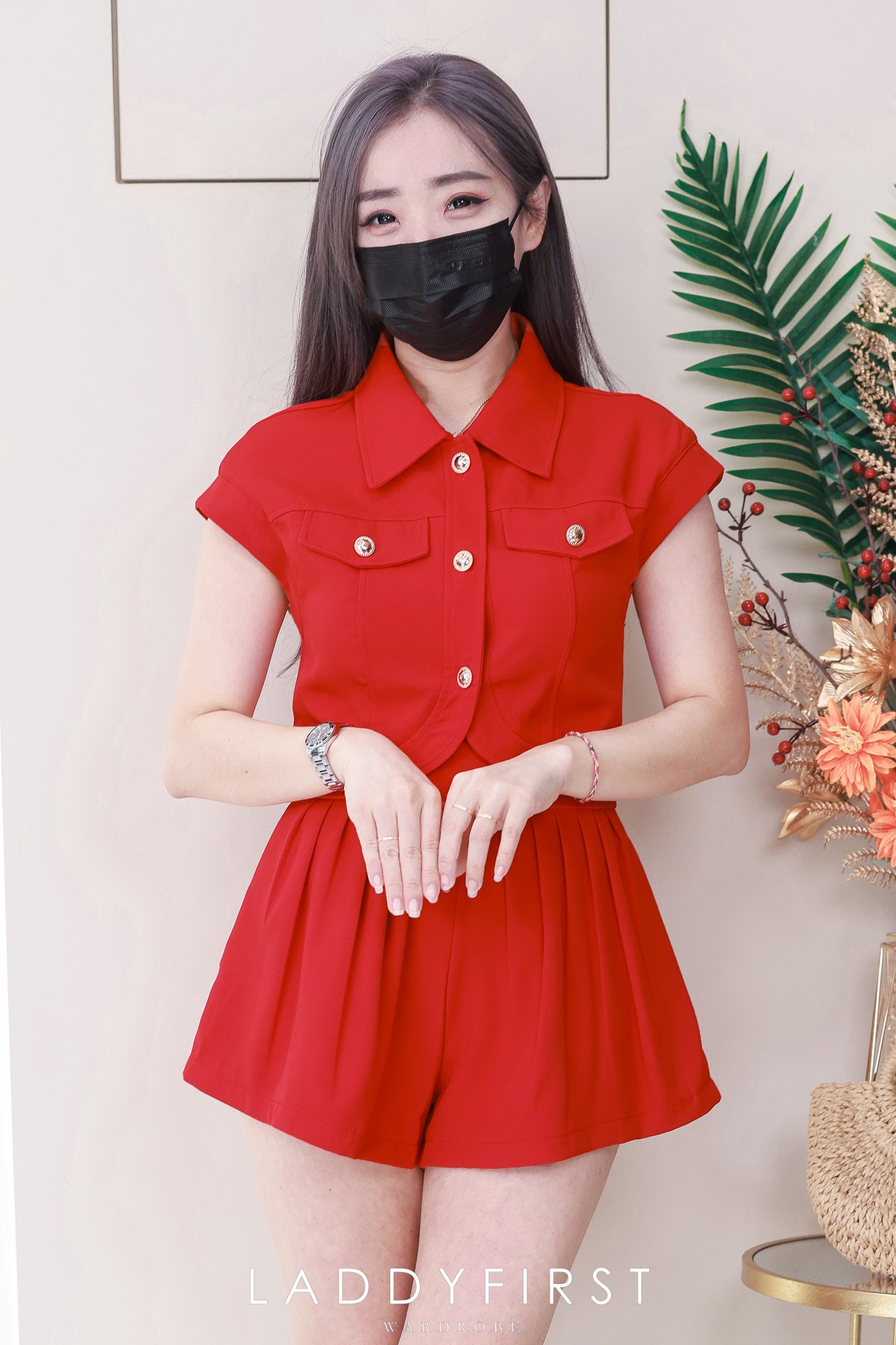 【SS3517】【LFW独家小圆饼】高品质两件高端气质西装时尚百搭套装 翻领出袖西装上衣➕百褶宽腿高腰百搭短裤，有口袋 ❤️❤️