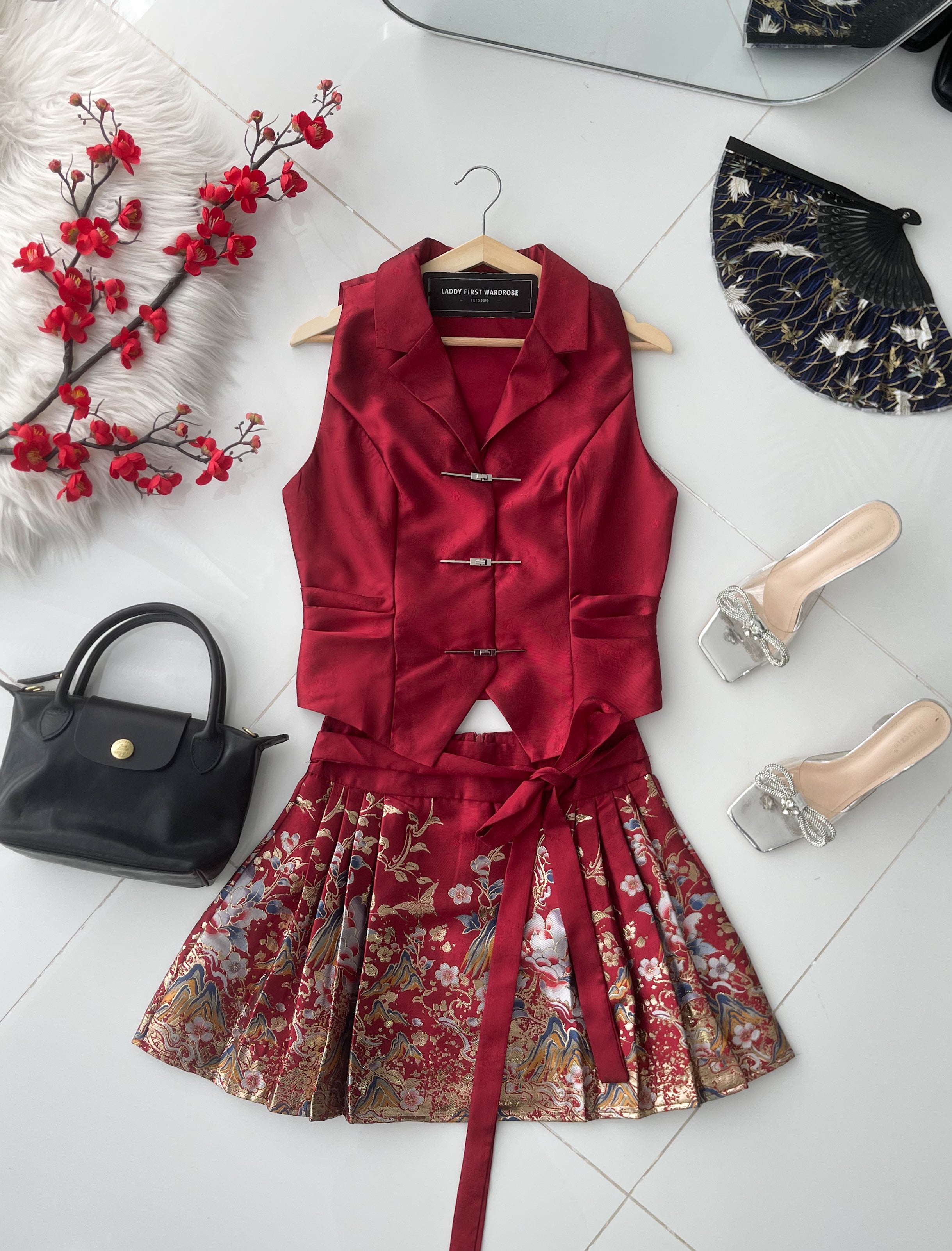 【SS6874】高品质两件式高贵贵气金线马面裙套装 翻领无袖旗袍上衣➕精致金线百褶马面裙子，内层有里布短裤 ❤️❤️