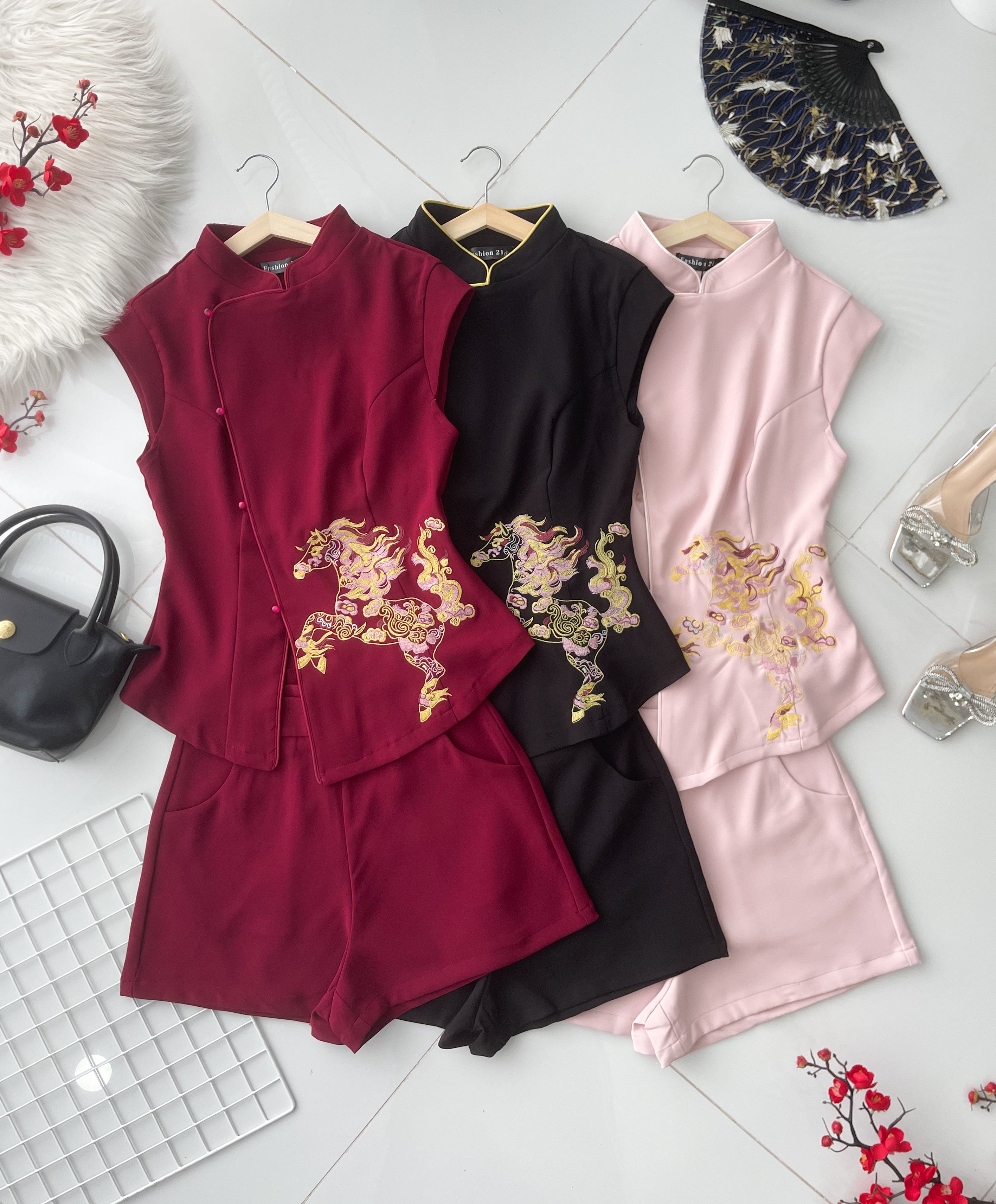 【SS55351-1】⚡补货预订款⚡高品质两件式复古国风新中式旗袍套装 立领旗袍上衣➕西装高腰百搭短裤，有口袋 ❤️❤️