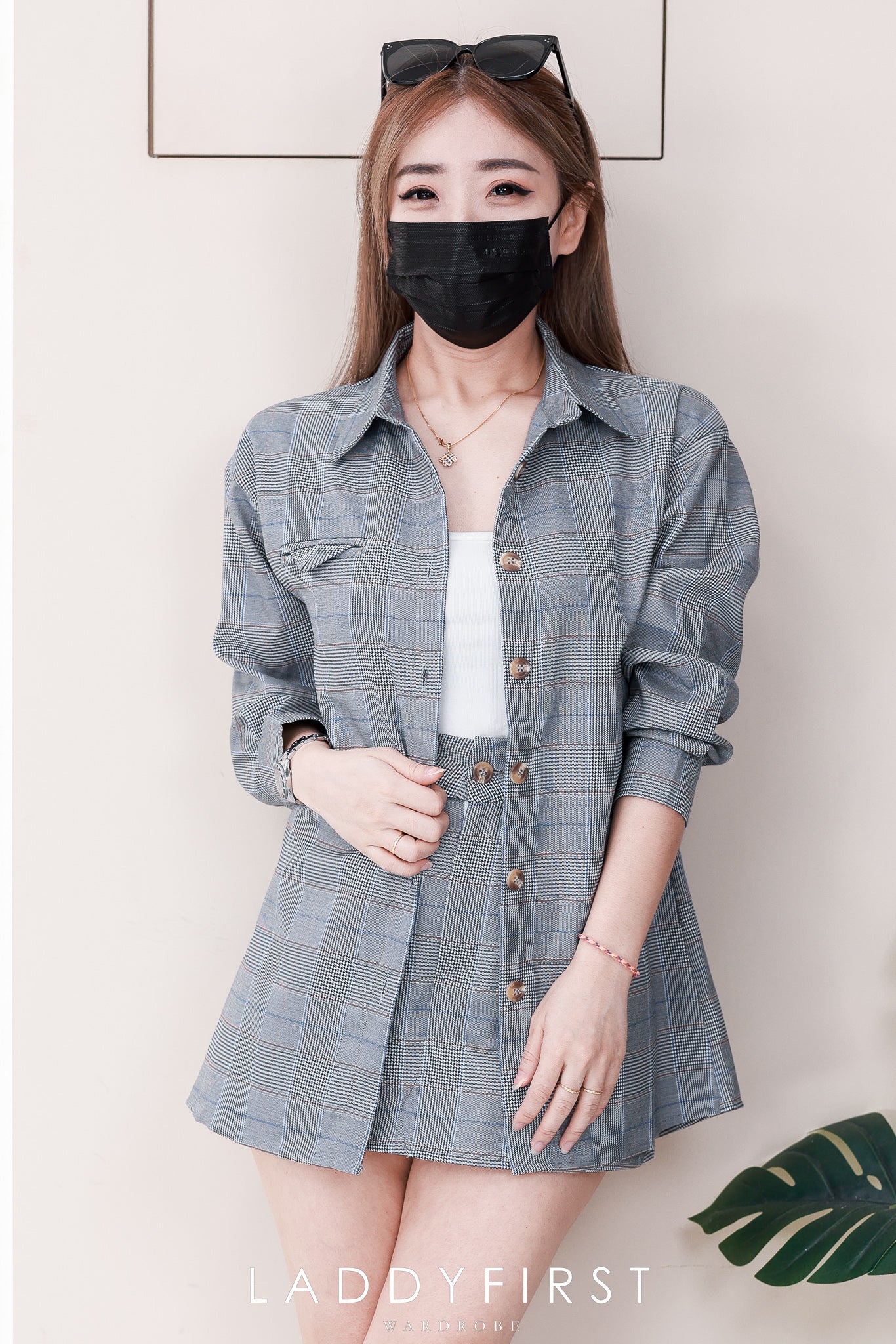 【SS2433】高品质两件式欧美高级感气质时装西装套装 翻领长版长袖外套➕前后裙内层有短裤高腰百搭裤裙，有口袋❤️❤️