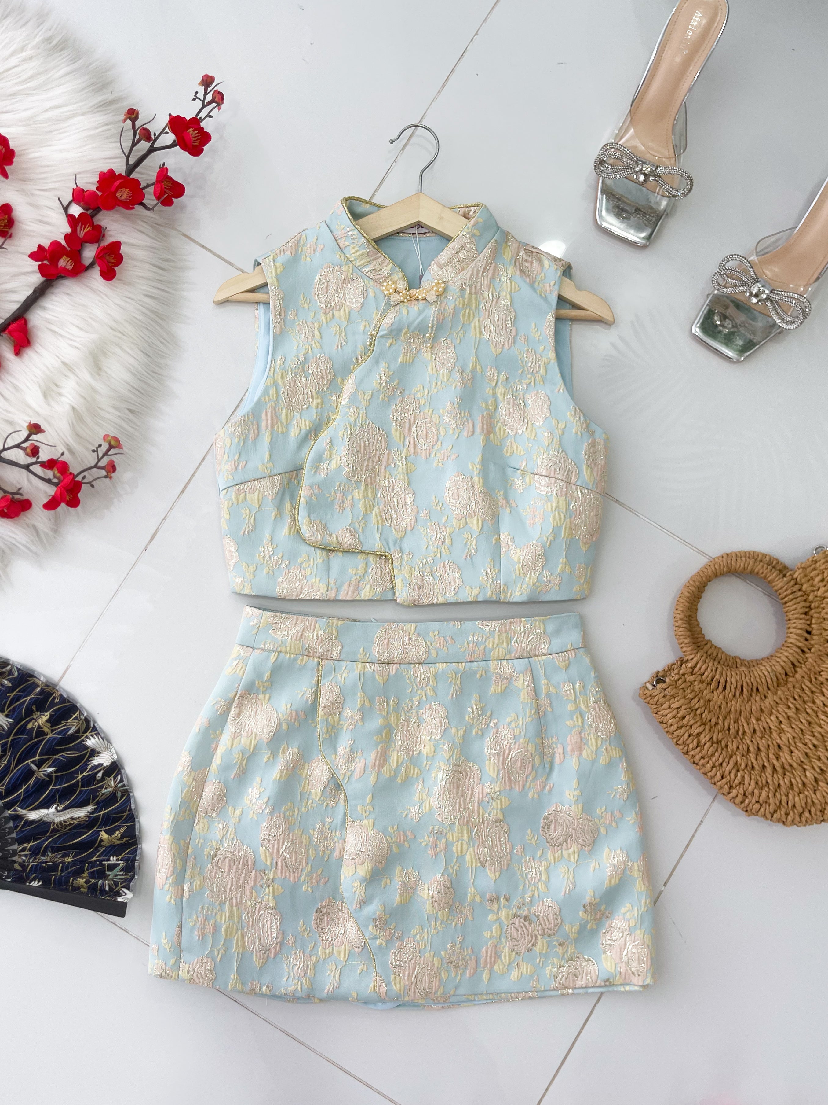 【SS21817 / 65178】高品质两件式高端气质国风新中式提花旗袍套装 无袖提花旗袍上衣➕A字旗袍高腰裙子，内层有里布短裤 ❤️❤️