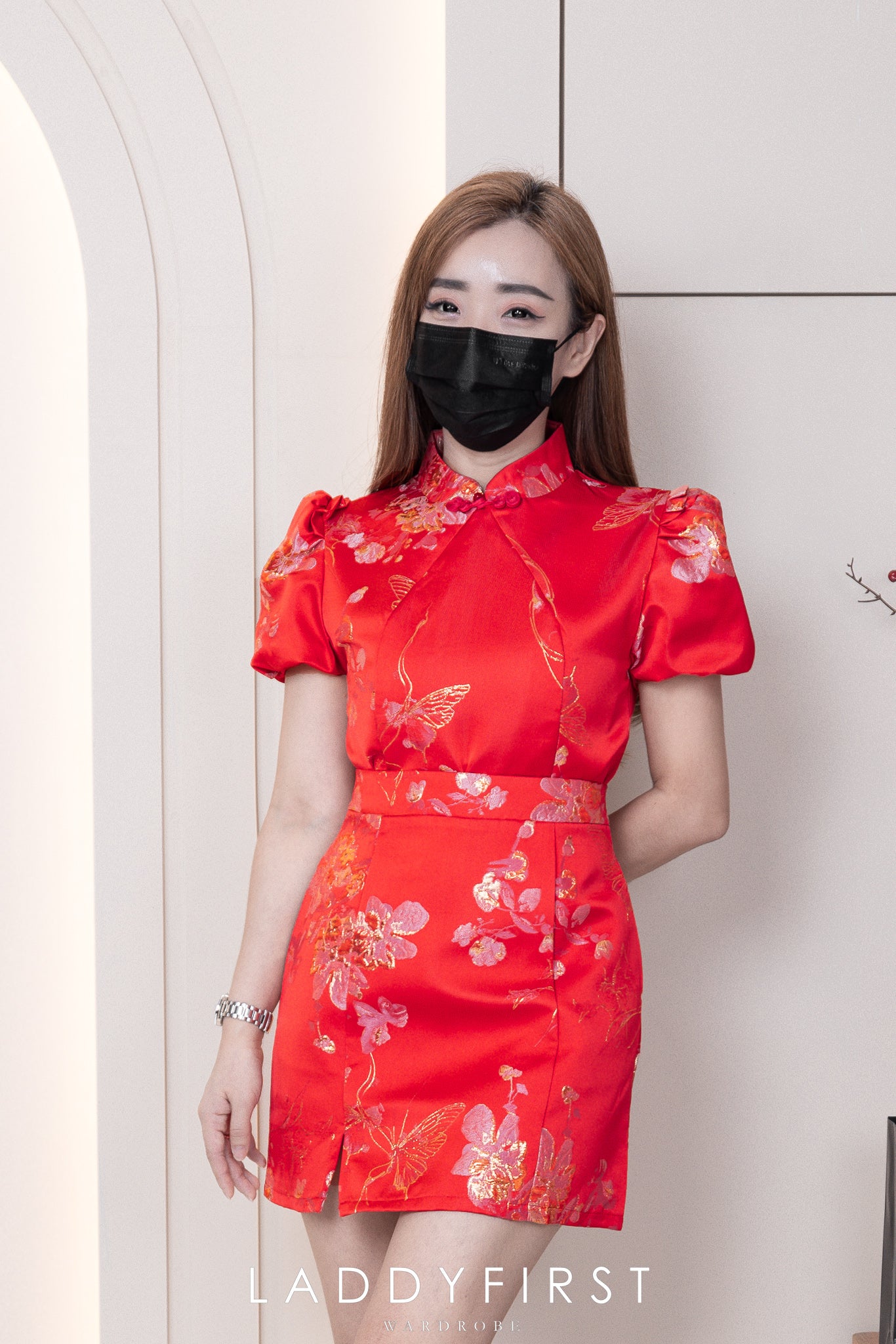 【SS1436】两件式中式国风提花旗袍套装 泡泡袖盘立领气质上衣➕ 小开叉设计高腰裙子，内层里布短裤 ❤️❤️