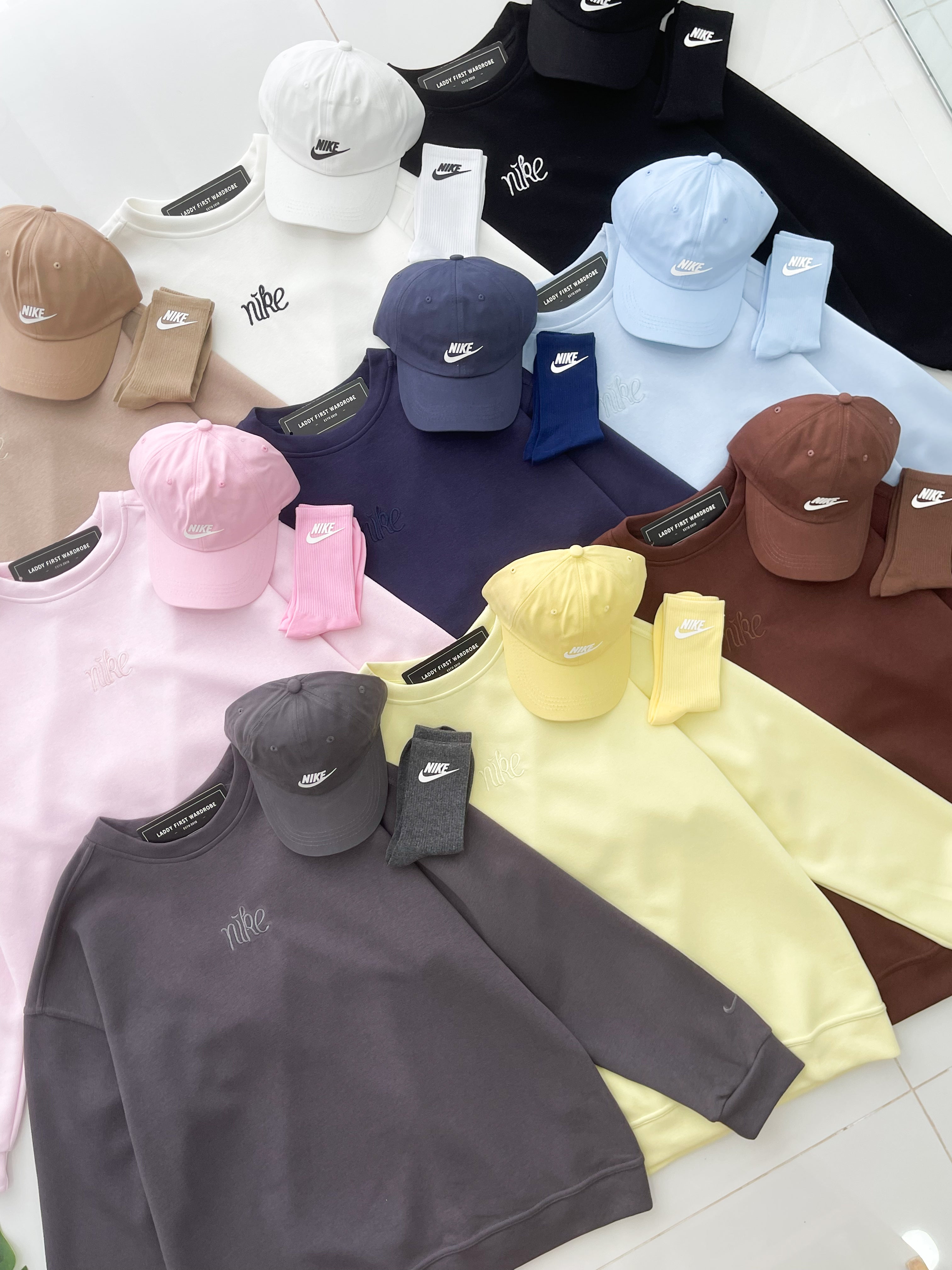 【O80220-1】⚡补货预订款⚡高品质三件套男女同款厚实卫衣棉Oversized 潮流时尚长袖上衣 ❤️❤️ 上衣👕➕帽子🧢➕袜子🧦