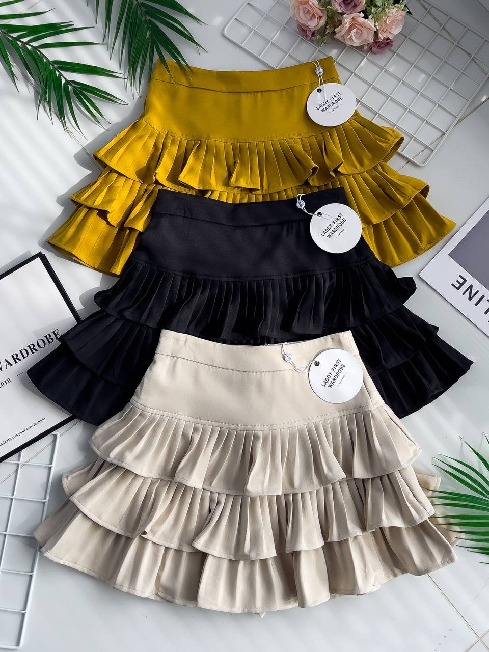 【S3416】【独家小圆饼】三层荷叶边百褶高腰西装蛋糕裙子，内层防走光里布短裤 ❤️❤️ 【A-R2-C4】