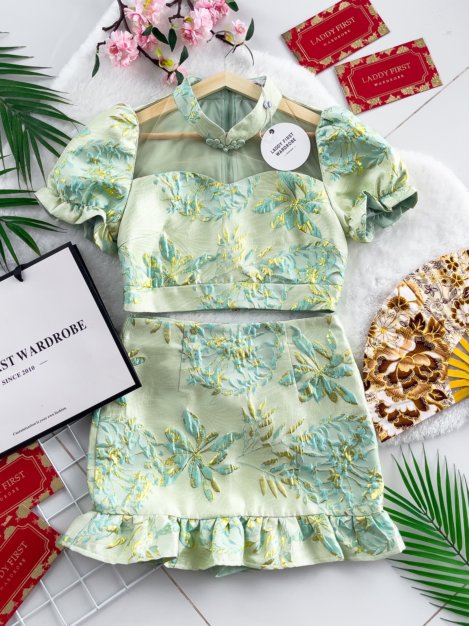 【SS3386-2】【LFW独家小圆饼】高品质两件式提花旗袍套装 泡泡袖提花拼接网纱旗袍上衣➕荷叶摆提花高腰裙子，内层有里布短裤 ❤️❤️