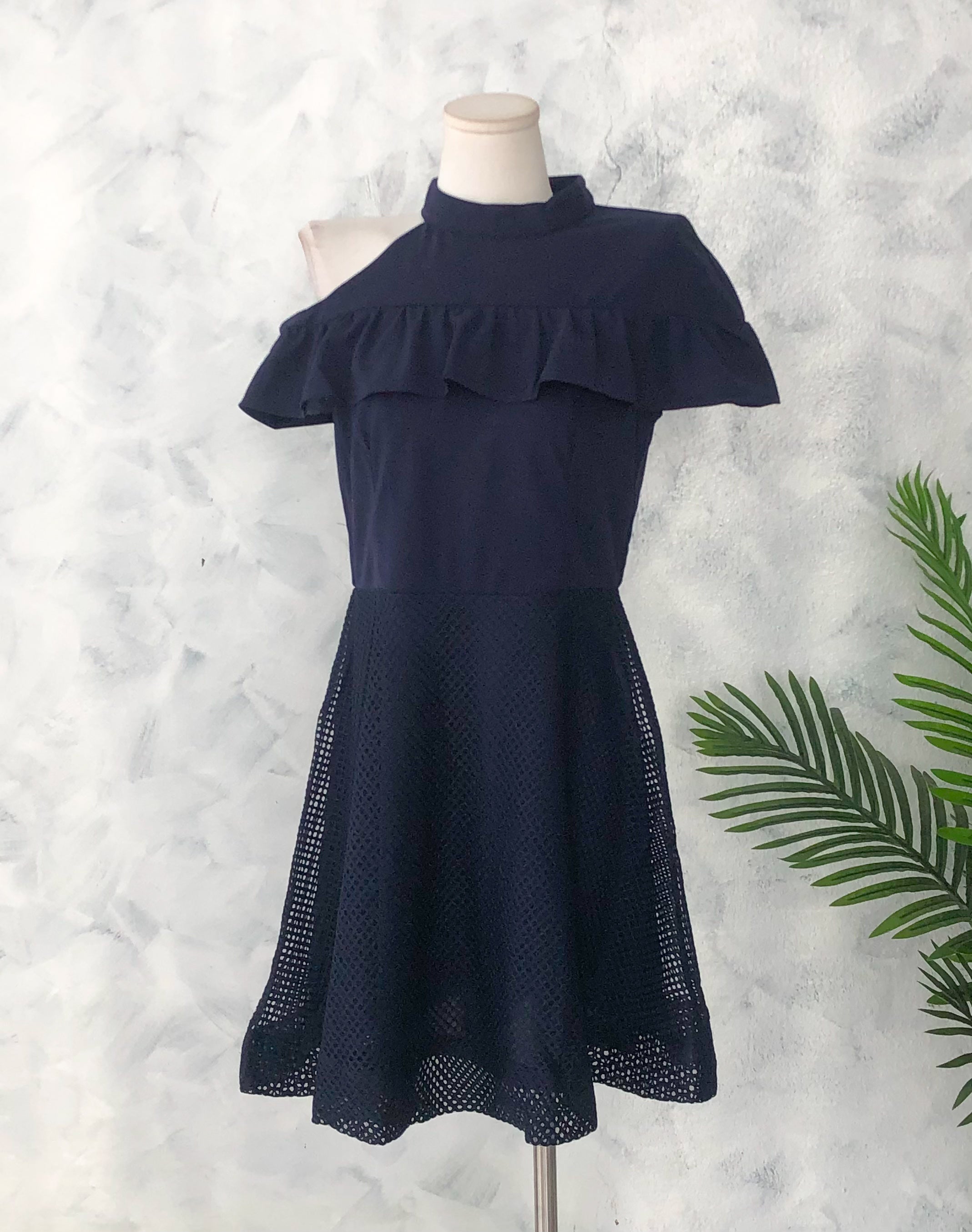 【D818232】高品质荷叶边立领网布连身裙❤️❤️