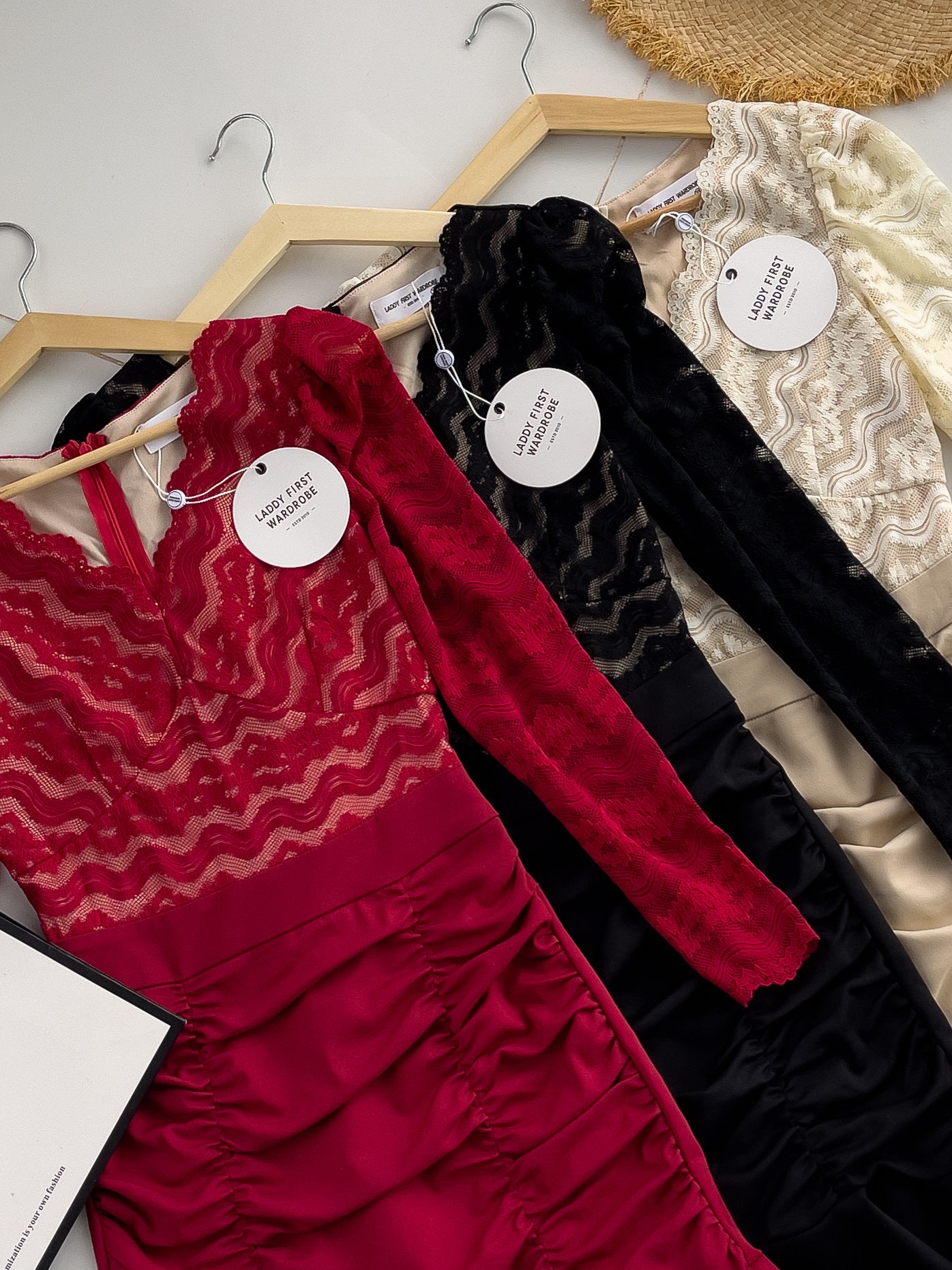 【D3368】【LFW独家小圆饼】高品质蕾丝长袖上衣拼接西装皱褶荷叶摆连身裙子 ❤️❤️