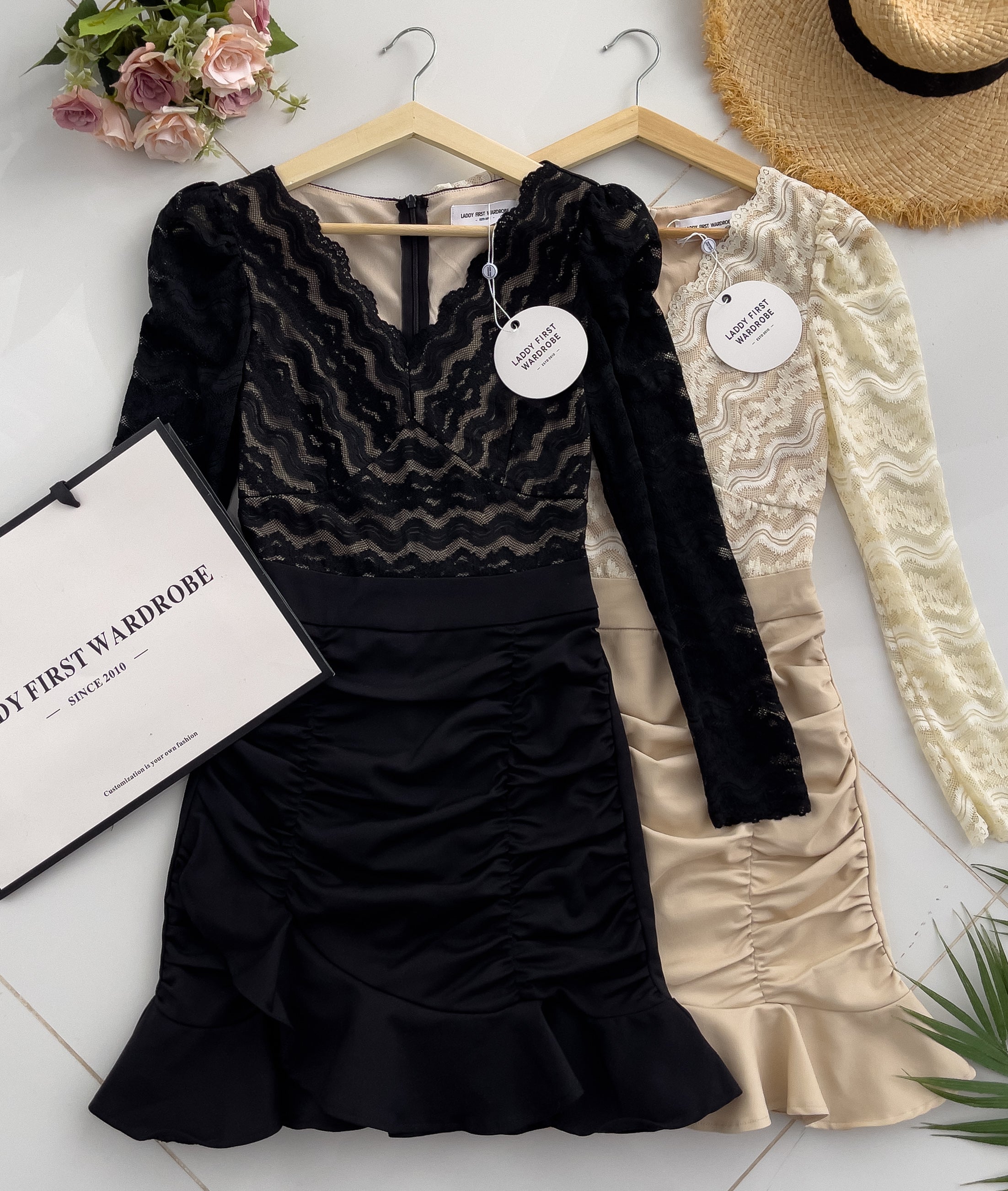 【D3368】【LFW独家小圆饼】高品质蕾丝长袖上衣拼接西装皱褶荷叶摆连身裙子 ❤️❤️