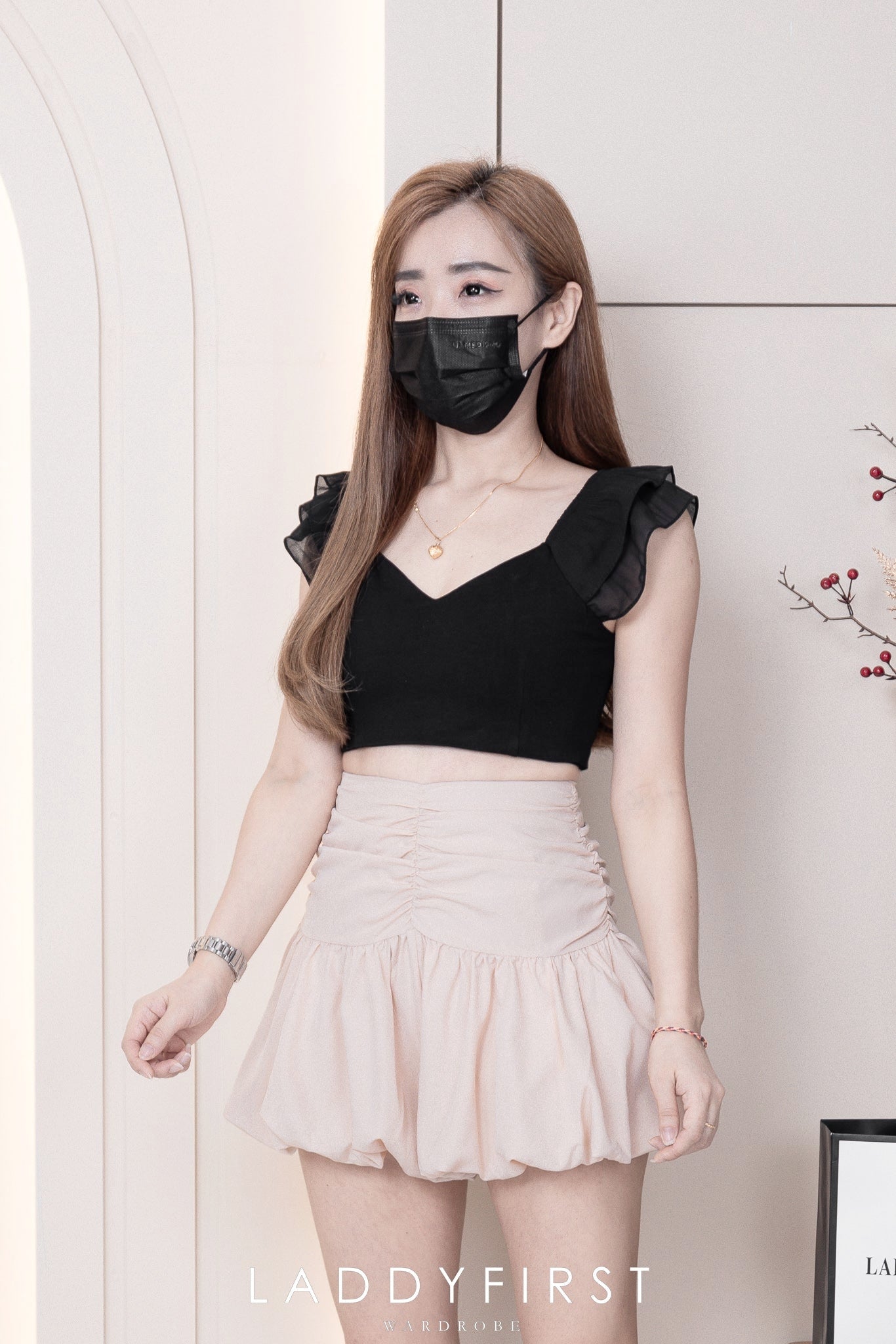 【T226341】独家爆款「短版」无袖叠层荷叶边时装上衣，后中拉链 ❤❤ 【A-R1-C4】