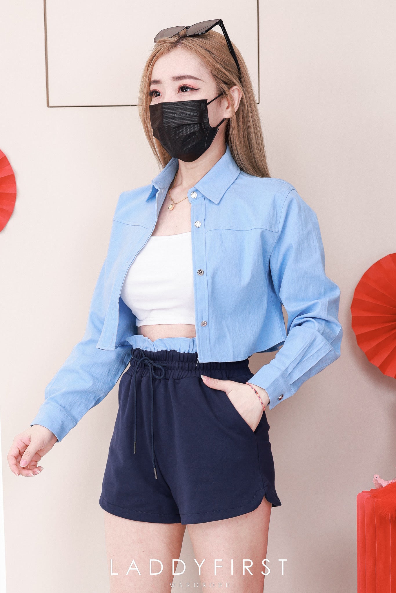 【SS3456】LFW独家小圆饼高品质两件式韩版简约时尚套装 翻领长袖宽松短版牛仔外套➕卫衣棉棉松紧腰休闲百搭短裤，有口袋 ❤️❤️