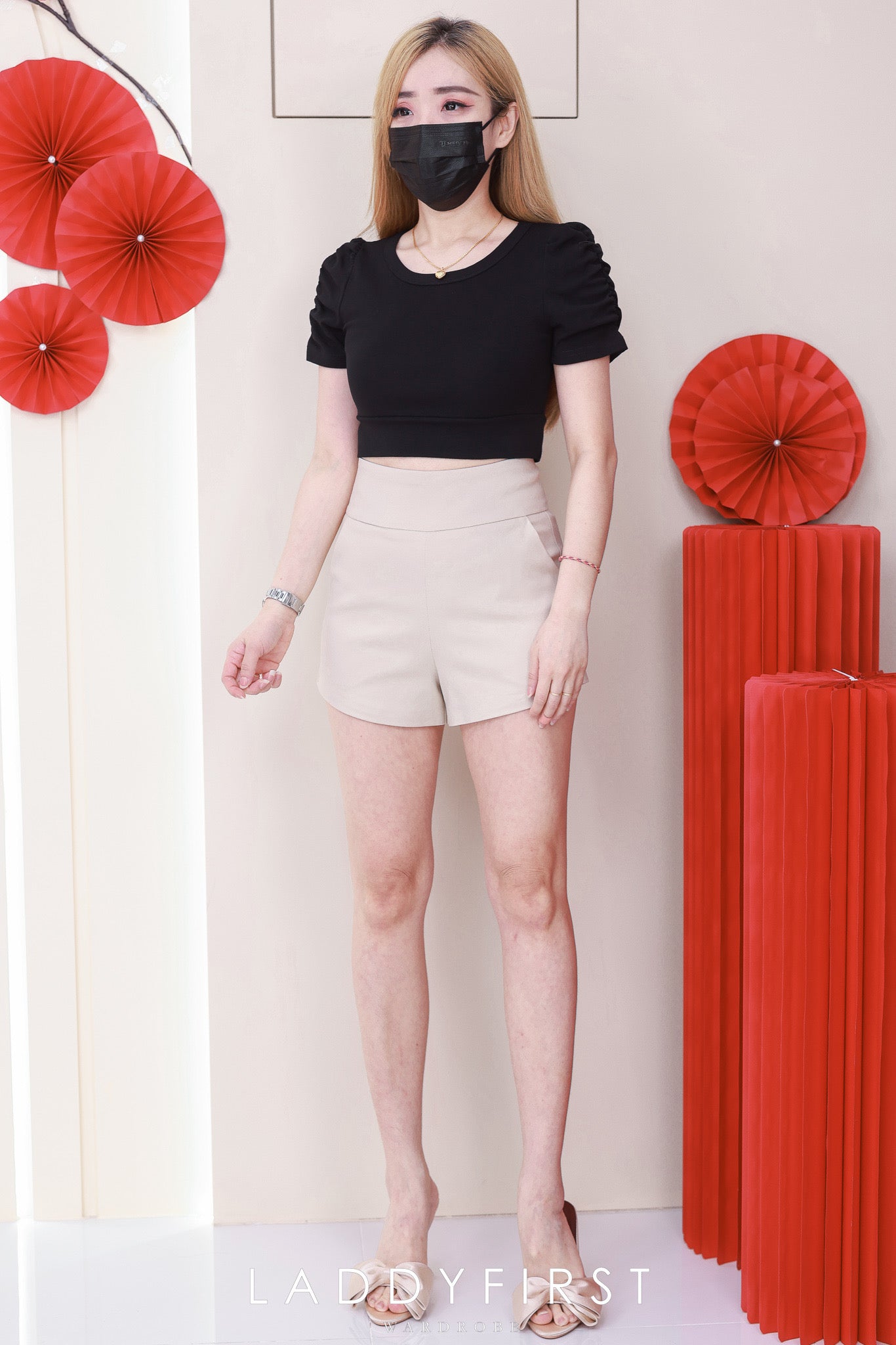 【S6644】【网站福利款✨】独家爆款【万能妹妹】高品质万能西装高腰休闲简约百搭短裤，后中隐形拉链，有口袋，内层加里布 #百搭必备 🔥🔥 【D-R1-C1】