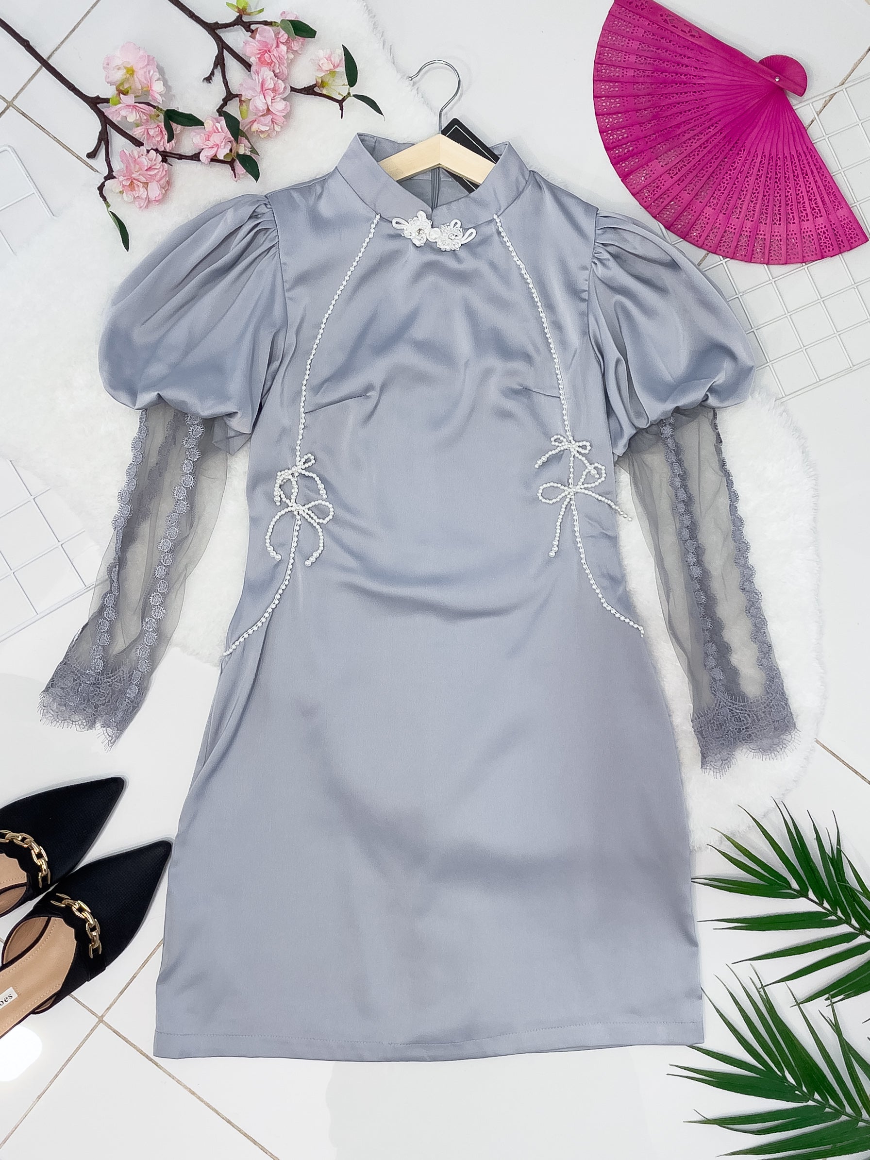 【D110505】泡泡袖拼接蕾丝长袖旗袍珍珠蝴蝶结边气质修身连身裙子