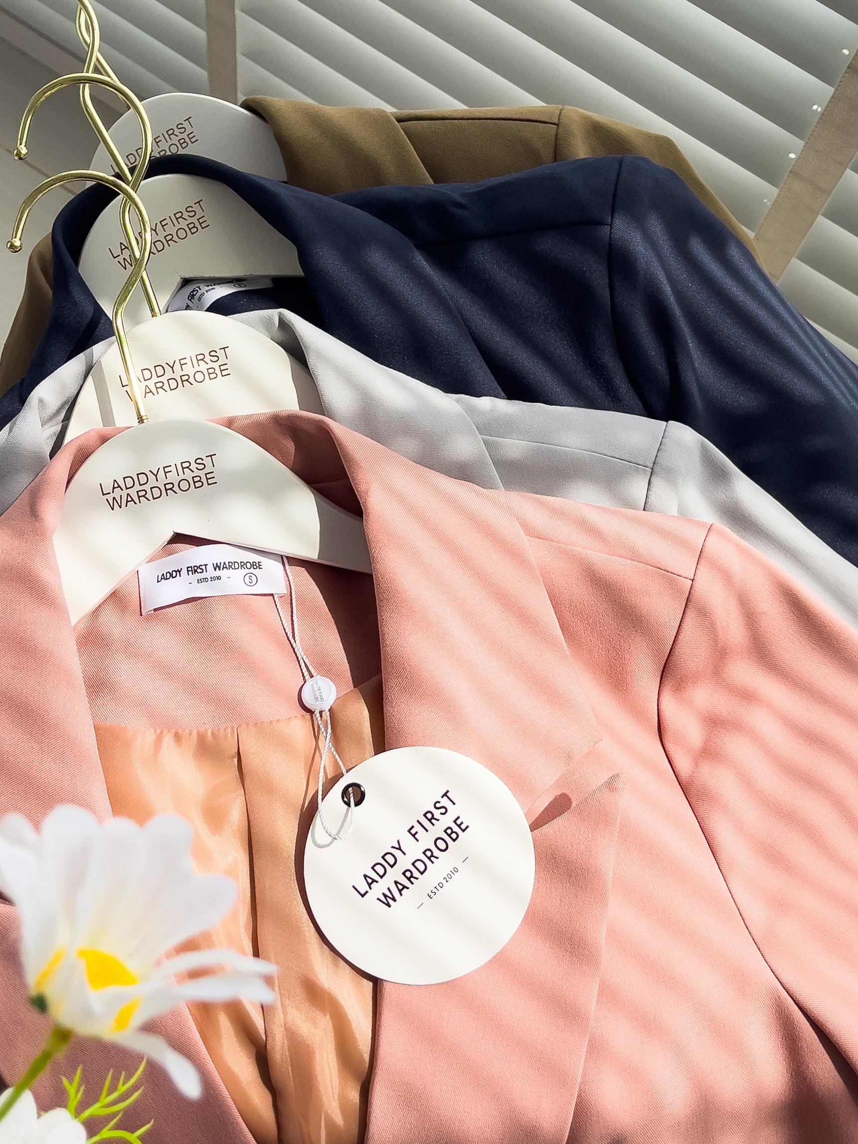 【SS3470】【LFW独家小圆饼】高品质两件式气质西装时装套装 V翻领短袖西装上衣/外套，有口袋➕西装高腰百搭短裤 , 有口袋 ❤❤