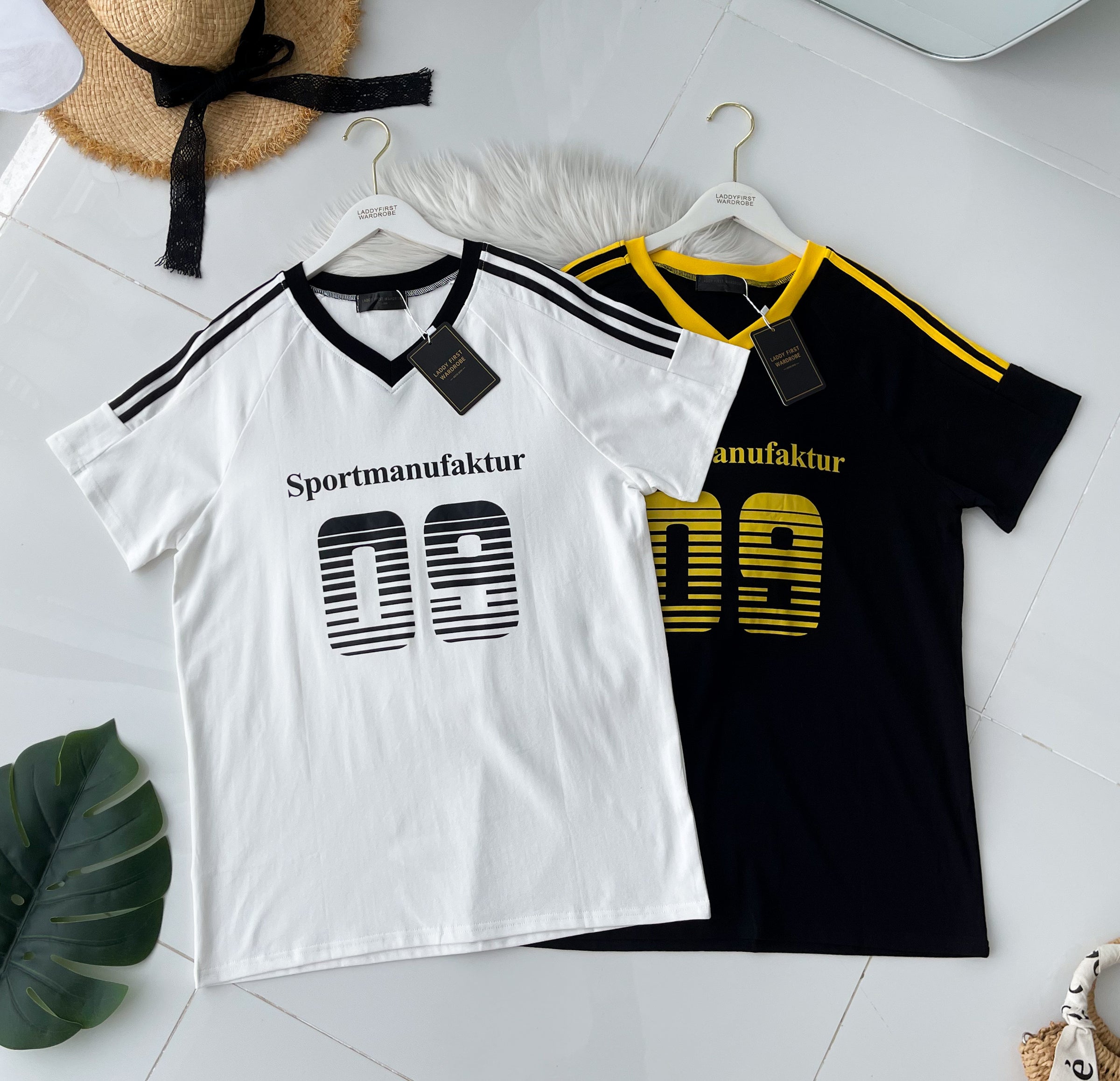 【T14260 / 9062】高品质V领09字母拉线设计纯棉OVERSIZED 上衣 ❤❤ 【B-R2-C4】