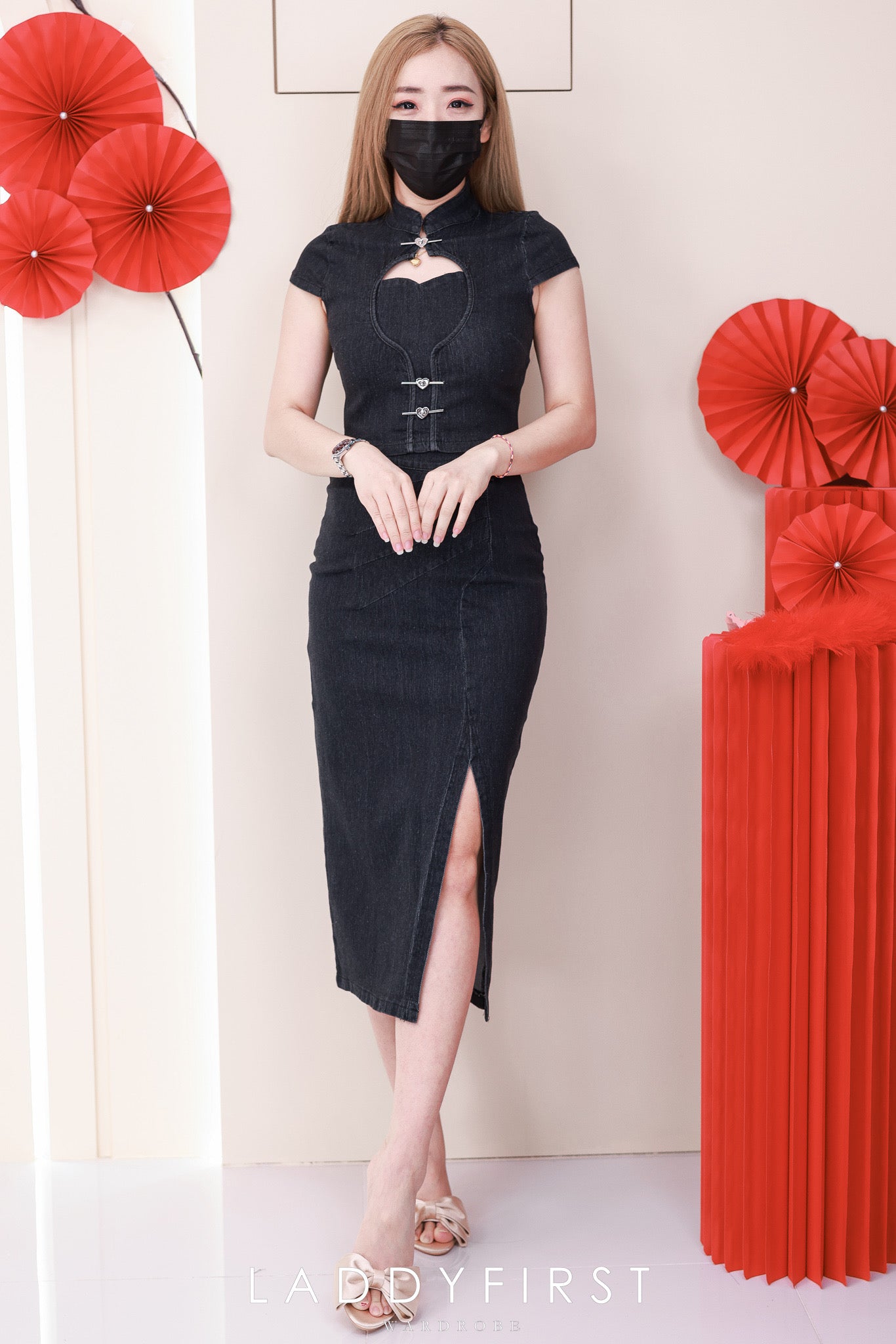 【SS121438】高品质两件式COTTON JEANS牛仔弹力旗袍套装 爱心领小镂空设计牛仔上衣➕牛仔开叉设计高腰裙子，有口袋 ❤️❤️【A-R1-C4】