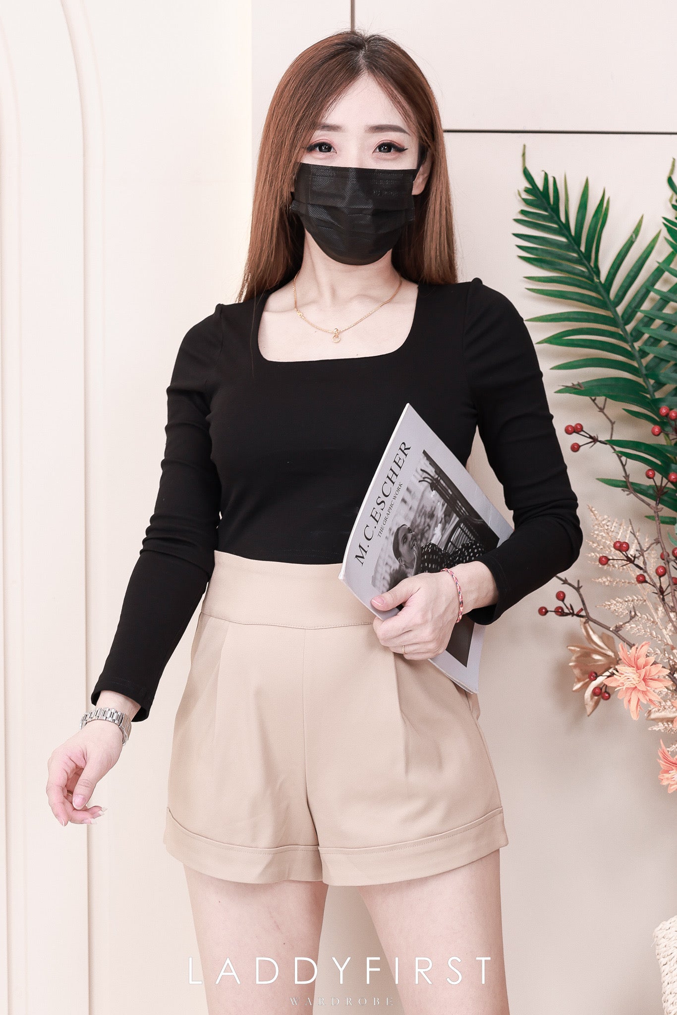 【S6422】✨独家爆单王✨ 独家定制款高品质简约日常西装万能高腰阔腿百搭短裤，有口袋 后中拉链 ❤️❤️ 【D-R1-C4】