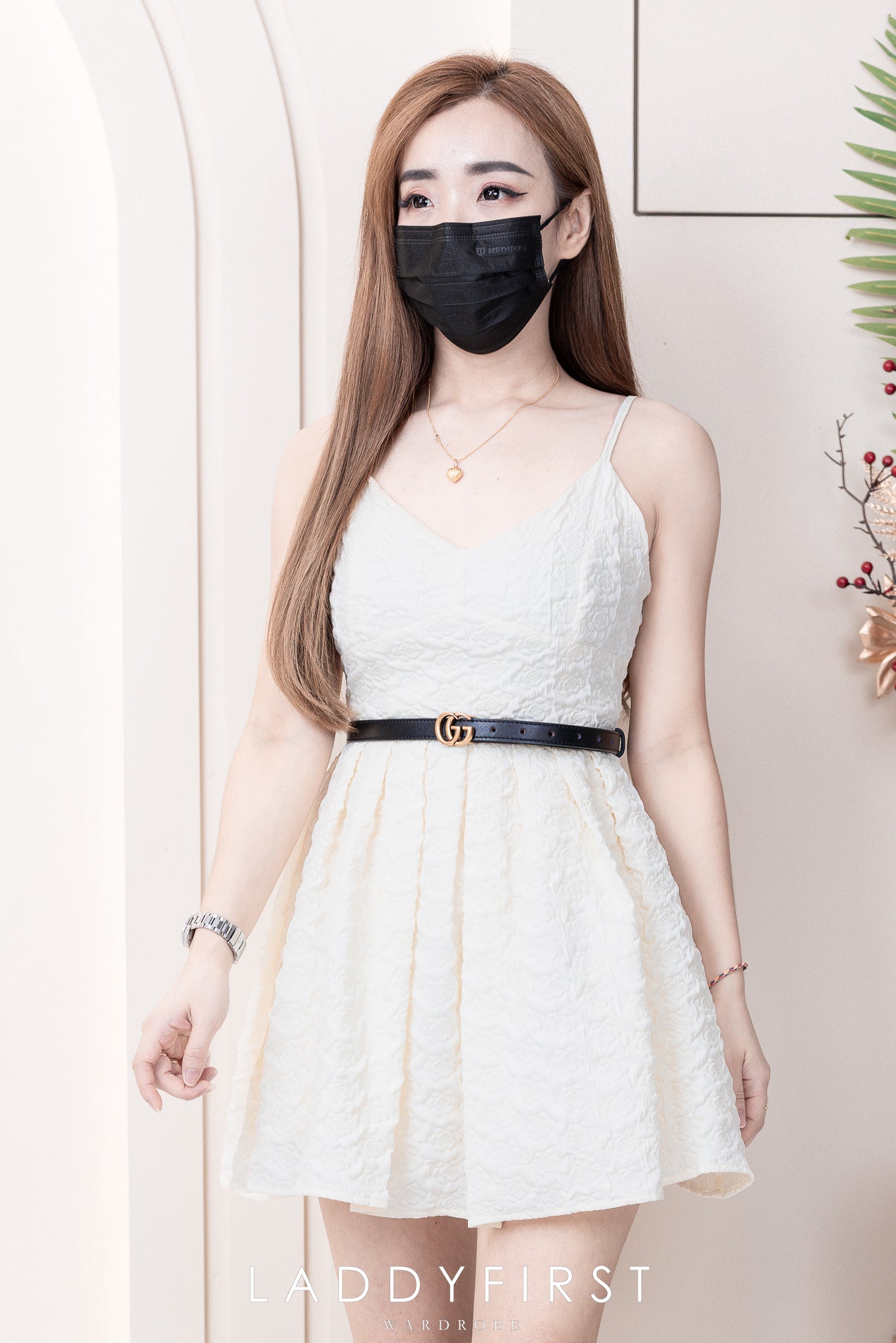 【D32060】自调无袖肩带小玫瑰提花连身裙子，内层有里布短裤 ❤️❤️