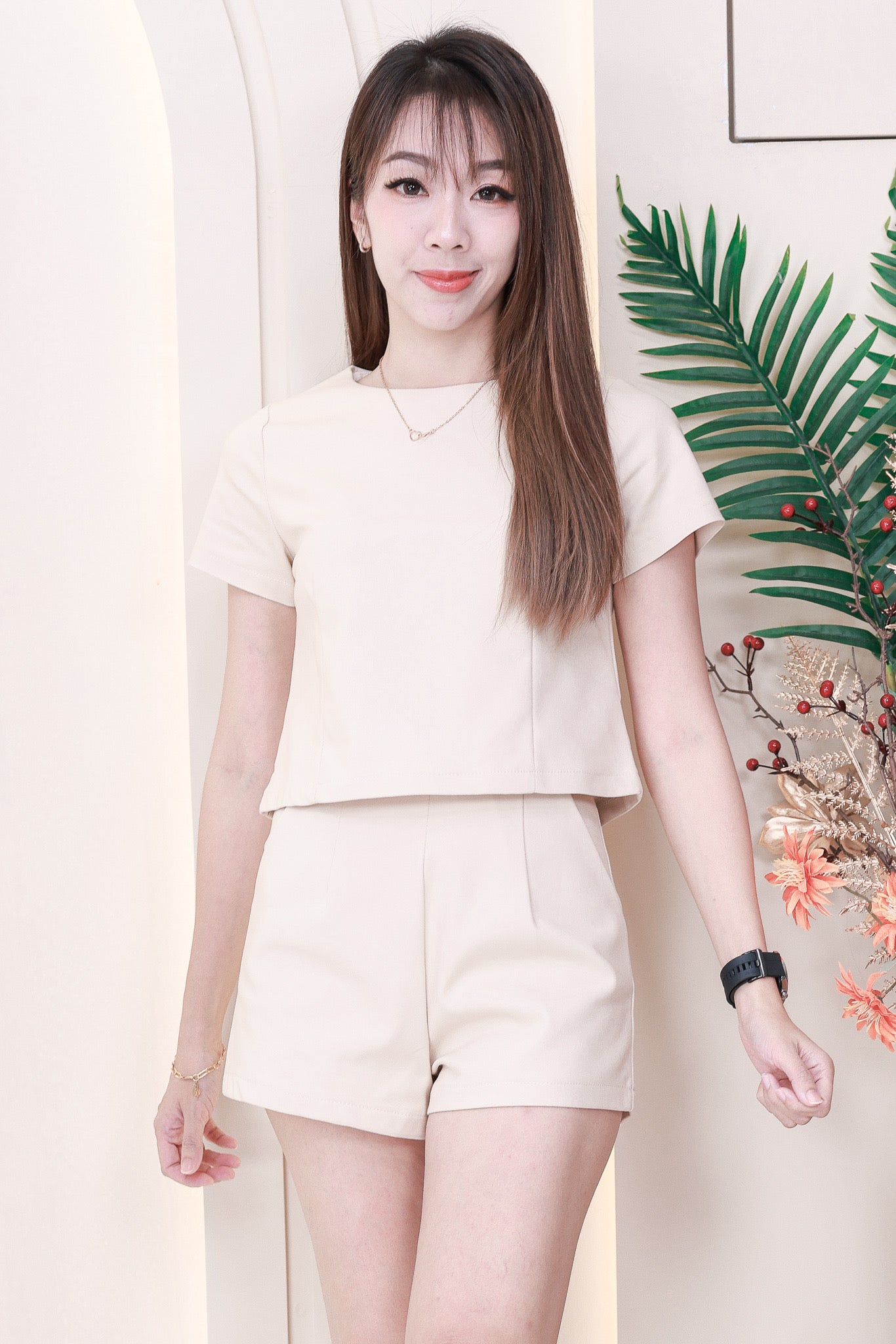 【SS8229971】【LFW独家小圆饼】高品质两件式西装时尚套装 圆领短袖百搭上衣➕西装高腰百搭短裤，有口袋 ❤️❤️