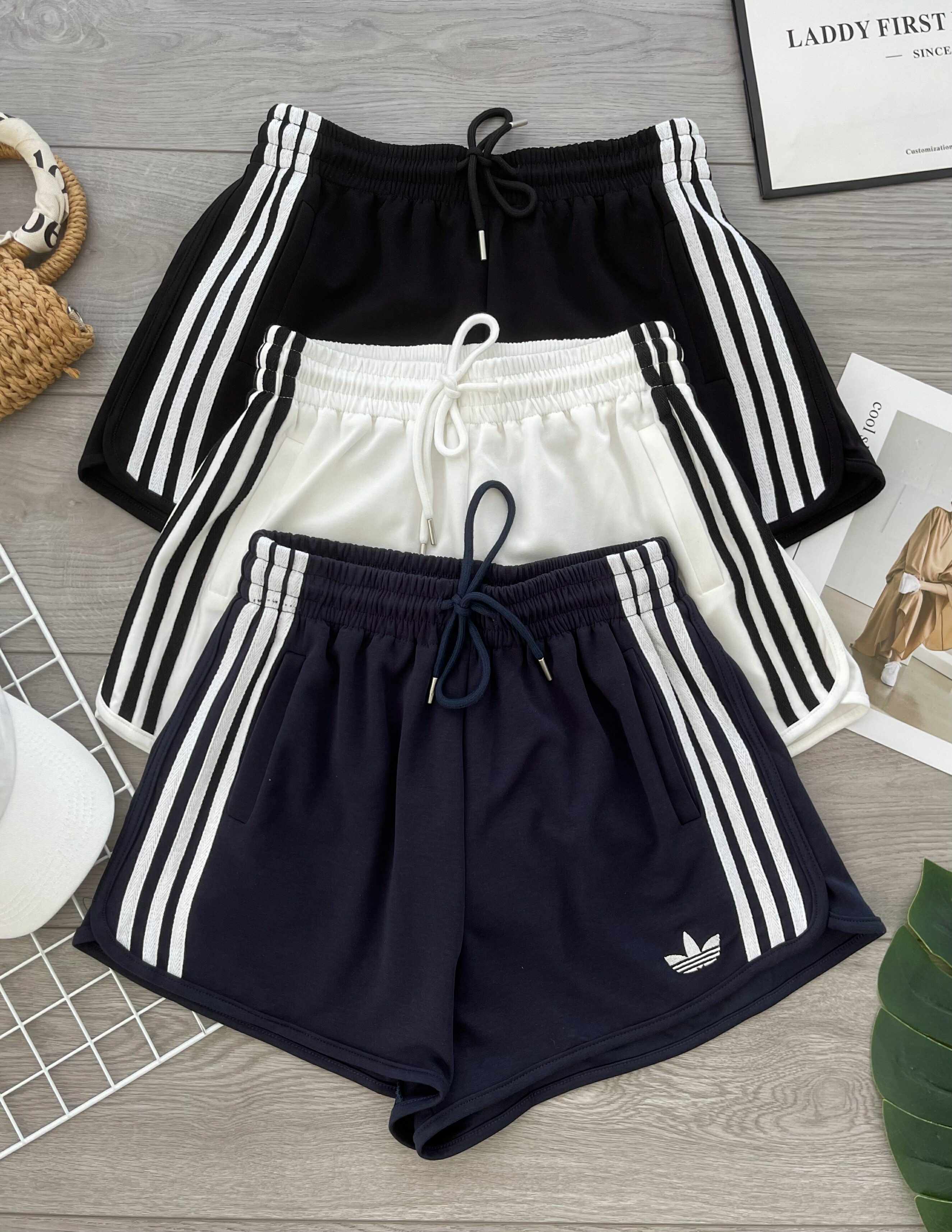 【S25079】高品质卫衣棉抽绳松紧弹力adidas刺绣休闲运动短裤，有口袋 ❤️❤️