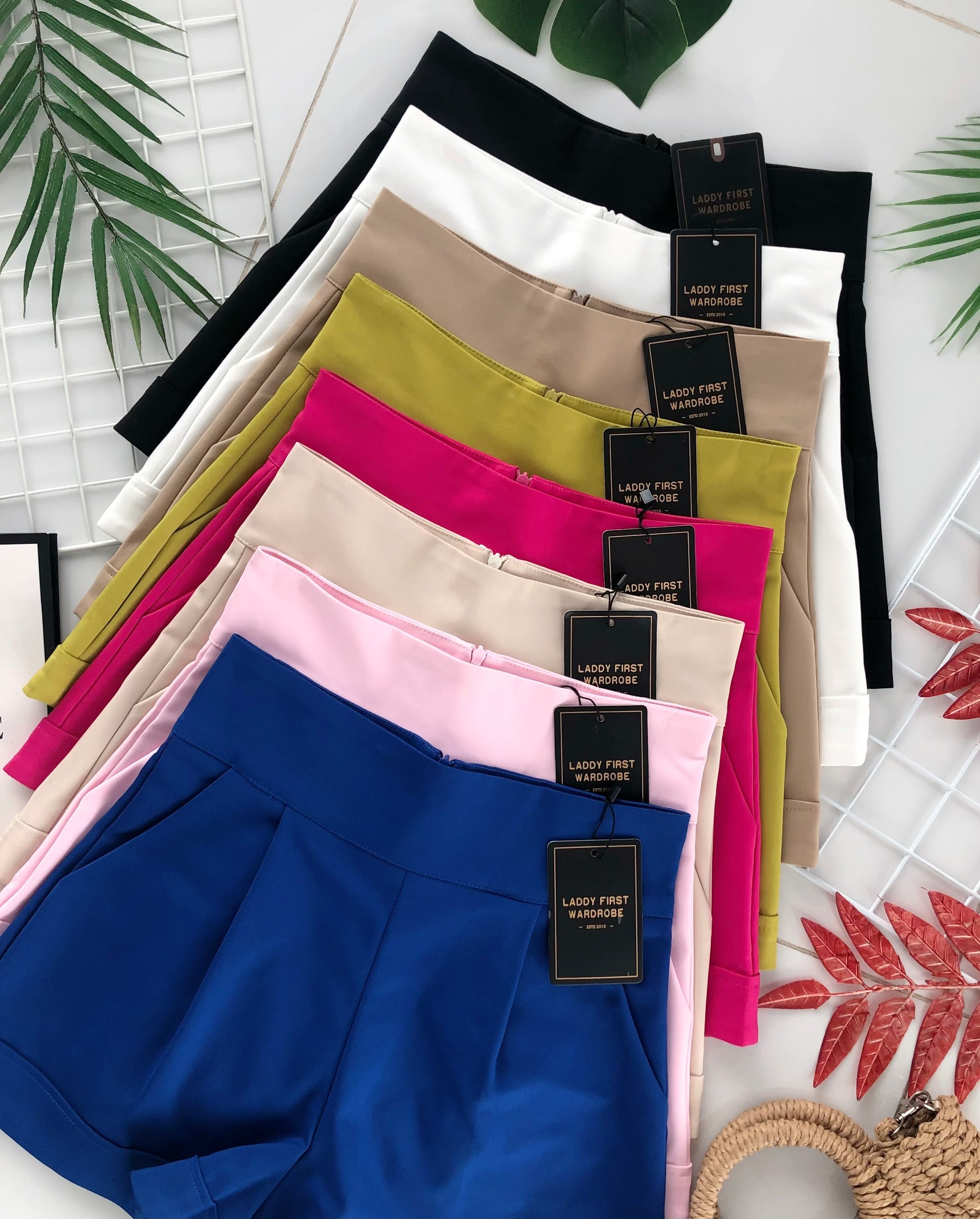 【S6422】✨独家爆单王✨ 独家定制款高品质简约日常西装万能高腰阔腿百搭短裤，有口袋 后中拉链 ❤️❤️ 【D-R1-C4】